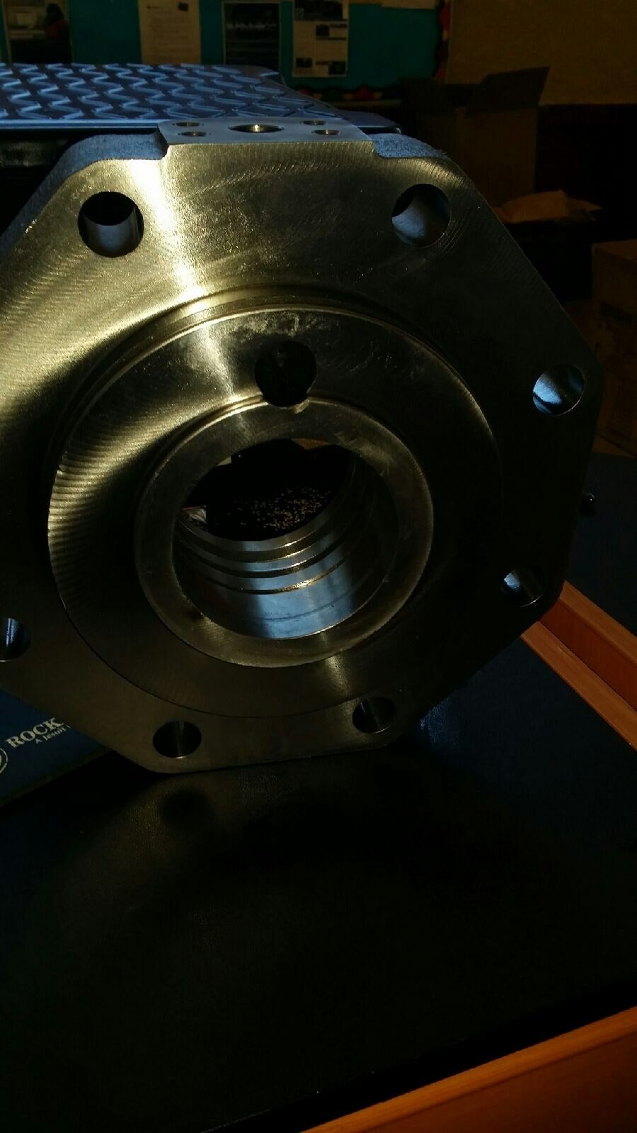 CATERPILLAR CAT PART 191-3683, PUMP HEAD BRAND NEW