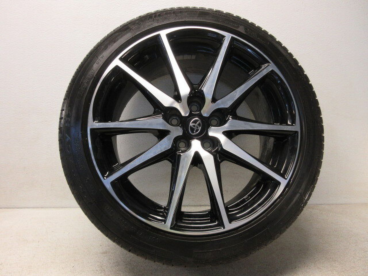 Pre-Owned 2022 Toyota 86 17X7.5 Wheel Rim & Tire Assembly 215/45R17 OEM LKQ (Good)