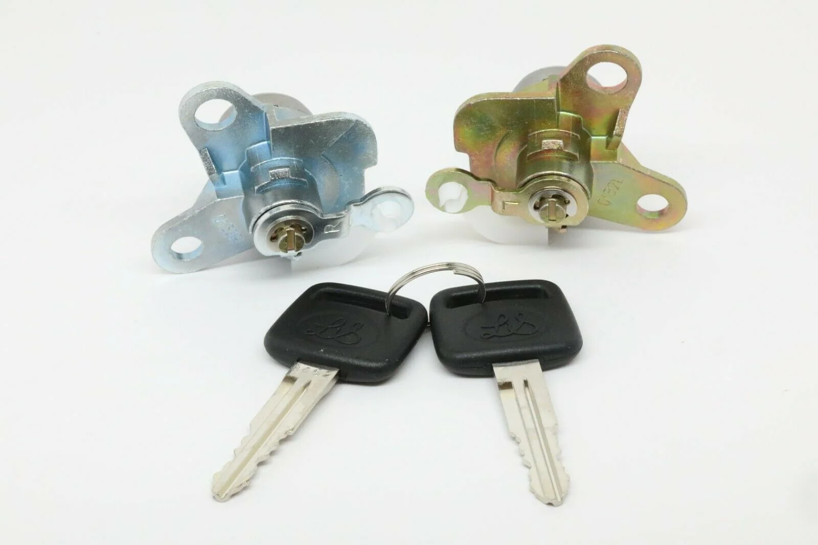 Performance PFM-906954 Door Lock Set with Keys for Driver and Passenger 98-02 Corolla Prizm Fits select: 1998-2002 TOYOTA COROLLA, 1998-2002 CHEVROLET GEO PRIZM