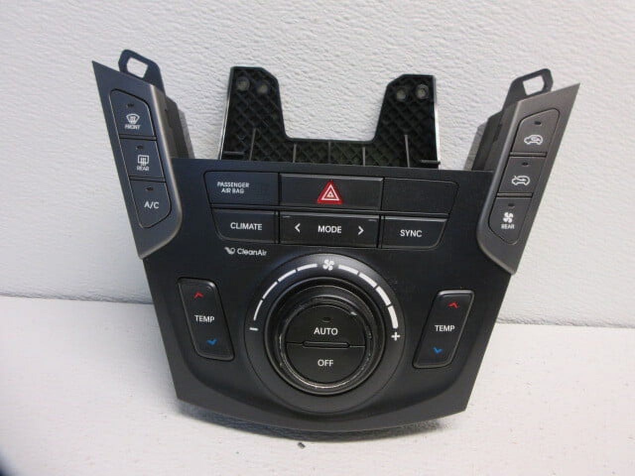 Pre-Owned 2017-2019 Hyundai Santa Fe Heat A/C Temperature Control Unit OEM LKQ (Good)