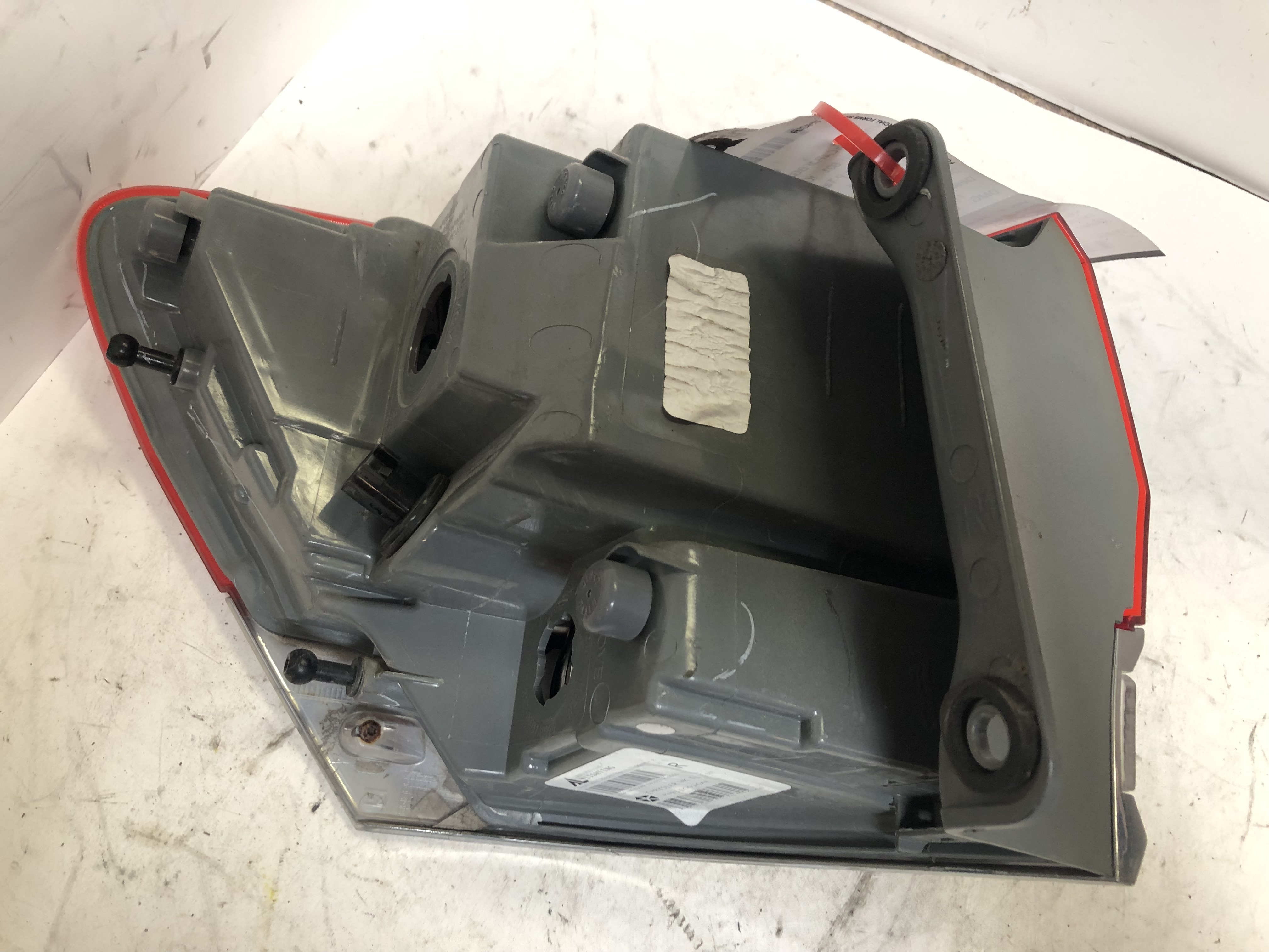 Pre-Owned 15-19 Jeep Grand Cherokee RH Passenger Tail Light Lamp Quarter Mounted OEM LKQ (Good)