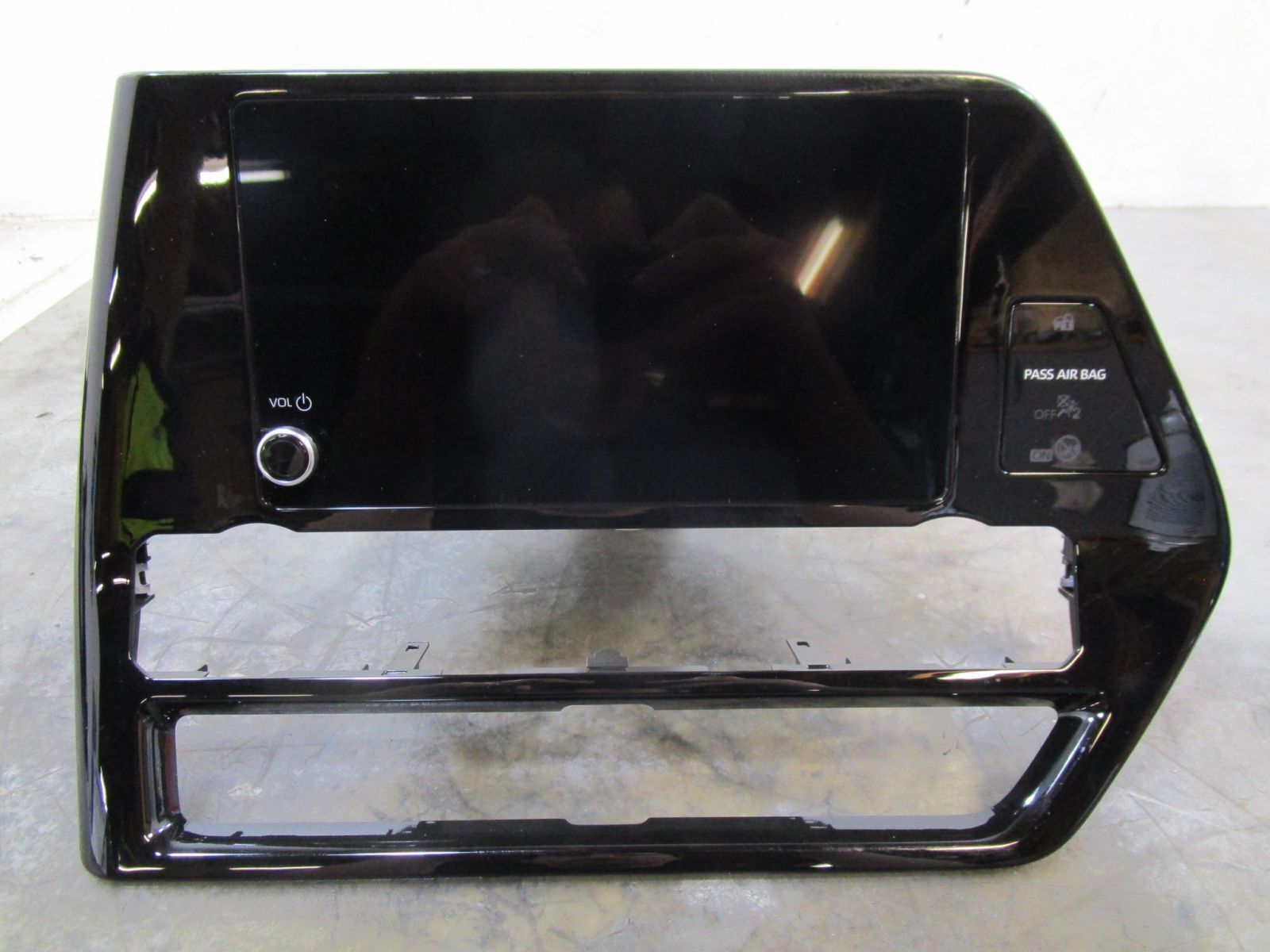 Pre-Owned 20 21 22 23 2020-2023 Toyota Highlander Radio Receiver & Display Screen OEM (Good)