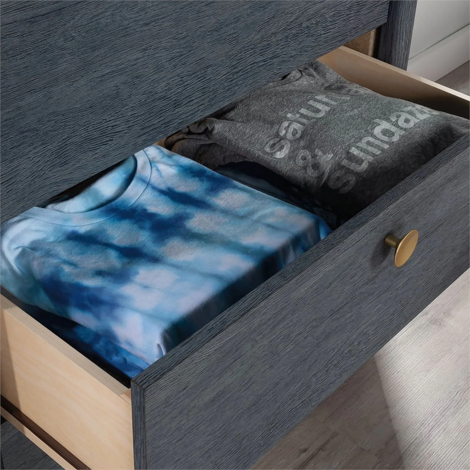 Bowery Hill Modern Engineered Wood 4-Drawer Chest in Denim Oak