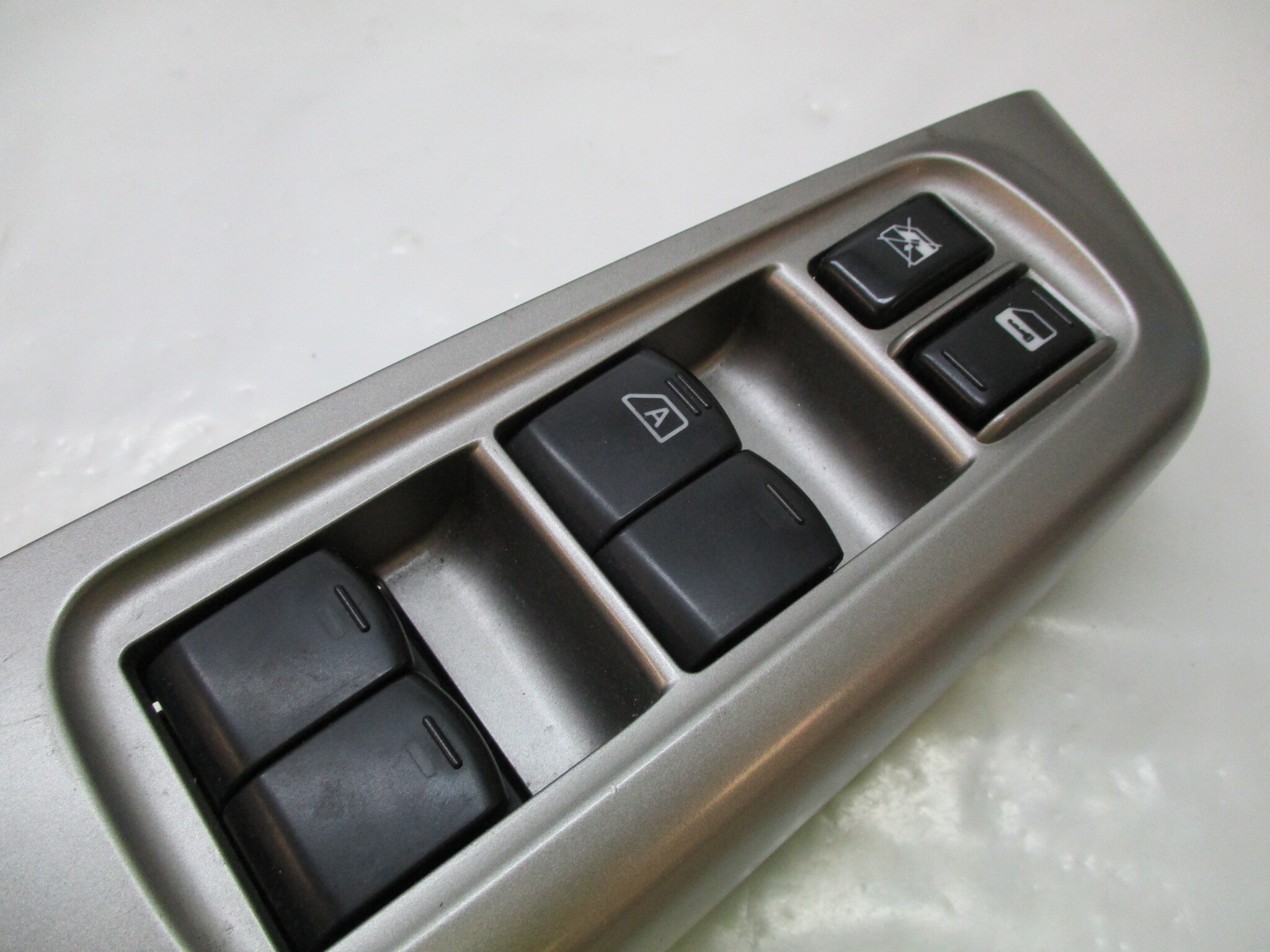 Pre-Owned 09 10 Subaru Forester Master Power Window Switch OEM LKQ (Good)