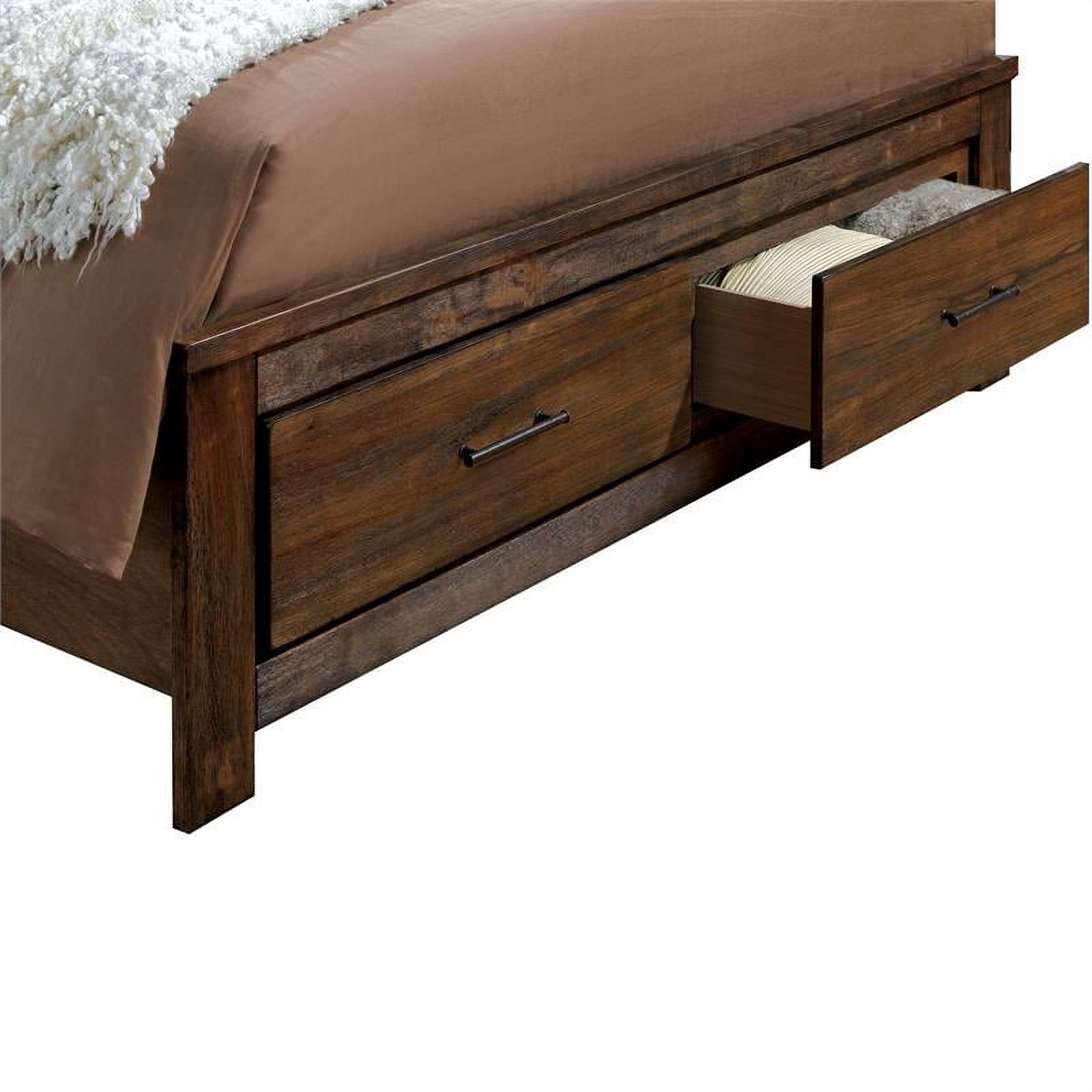 Furniture of America Nangetti 2-Piece Wood Oak Queen Bedroom Set - Queen+Chest