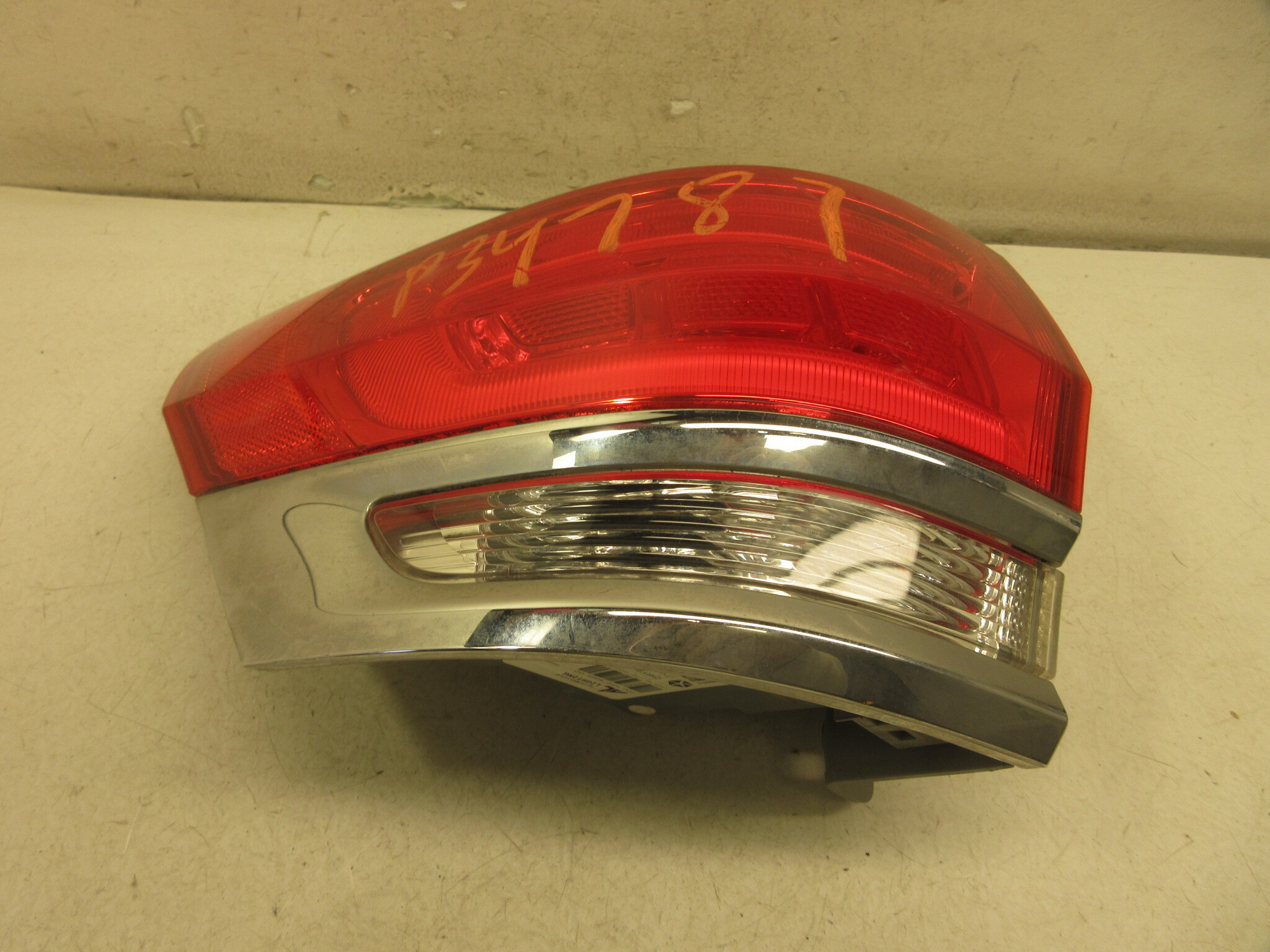 Pre-Owned 14 15 16 Jeep Grand Cherokee Driver Left Rear Taillight Quarter Mounted OEM LKQ (Good)