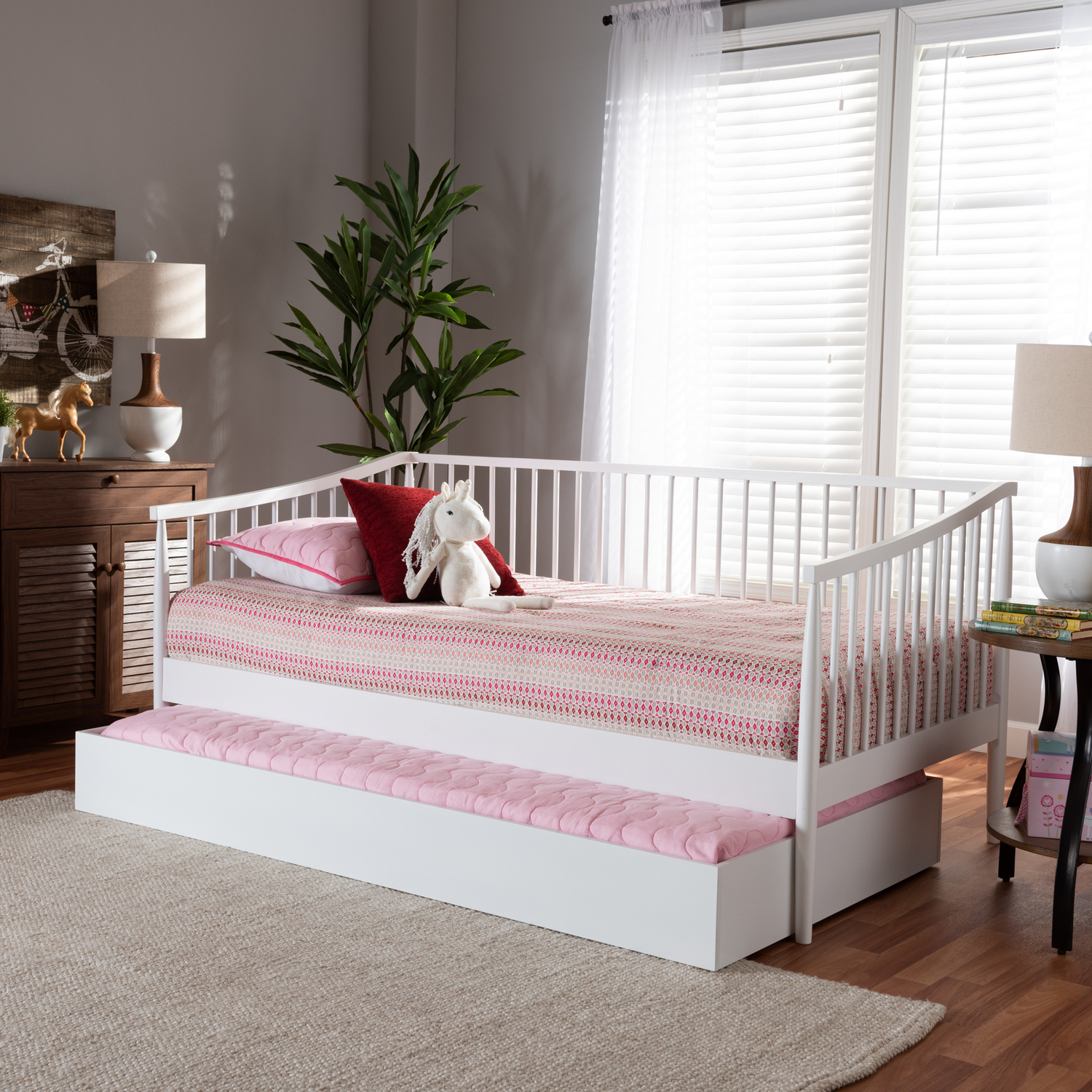 HomeStock Rustic Retreat And Traditional White Finished Wood Twin Size Spindle Daybed With Trundle