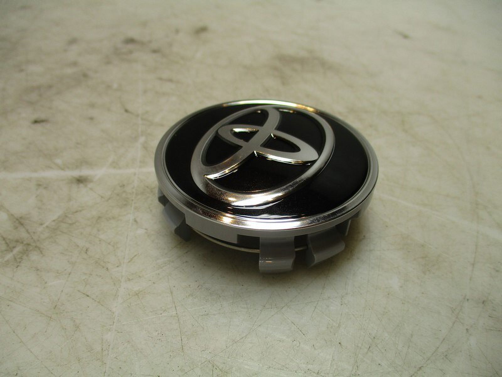 Pre-Owned 2023 Toyota Rav4 Wheel Center Cap OEM (Good)