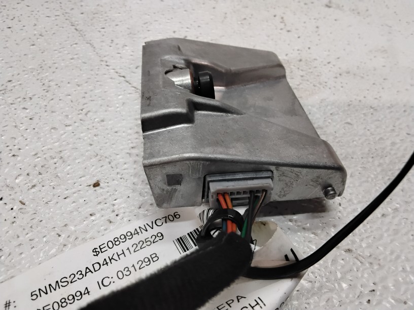 Pre-Owned 2019 Hyundai Santa Fe Front Windshield Lane Departure Camera 99211-S2000 OEM (Good)