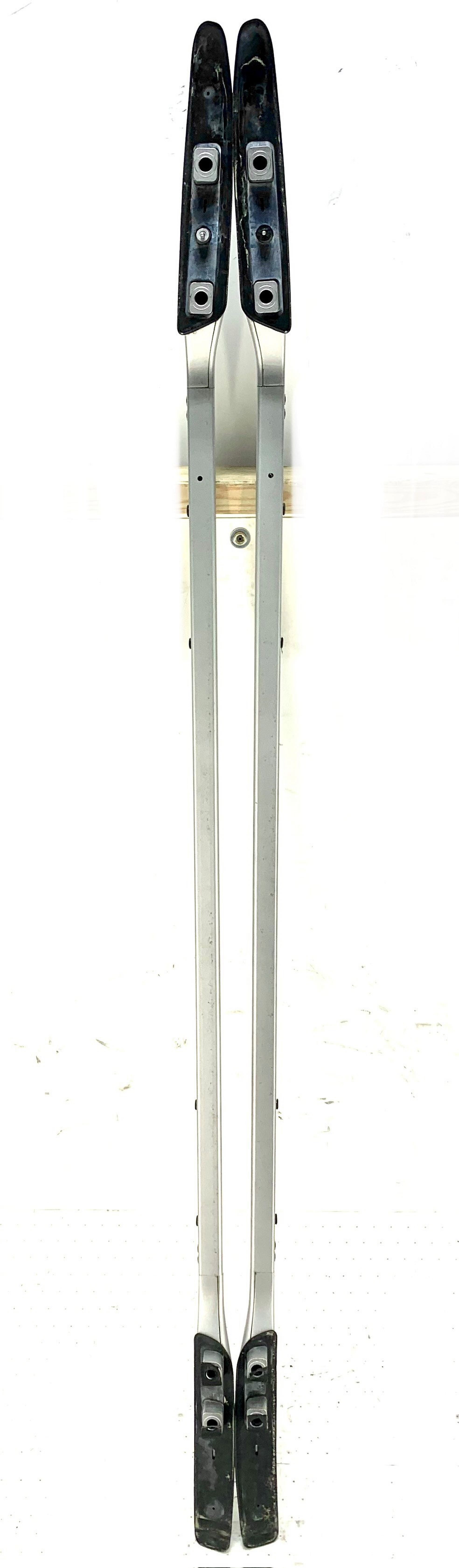 Pre-Owned 2015-2020 Nissan Rogue LH and RH Roof Rack Rails VIN KNM Korea Built Silver OEM (Good)