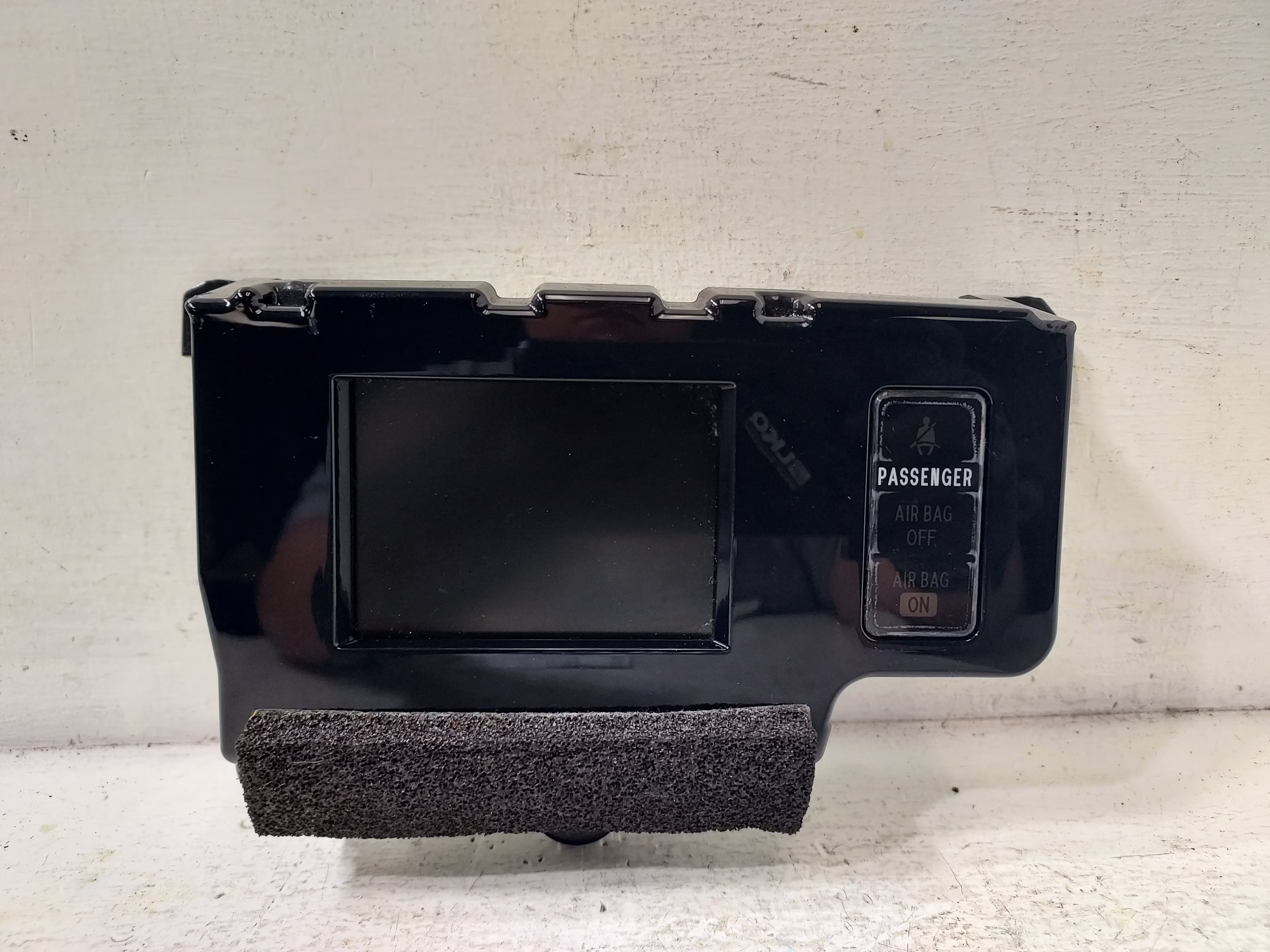 Pre-Owned 2011-2014 Toyota Sienna Upper Display Screen OEM LKQ (Good)