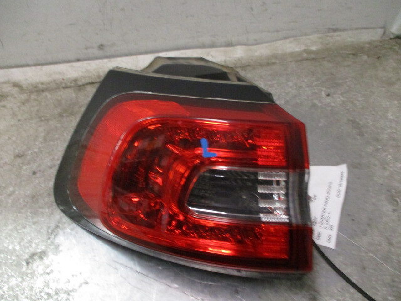 Pre-Owned 2014-2018 Jeep Cherokee Driver LH Tail Light Lamp OEM (Good)