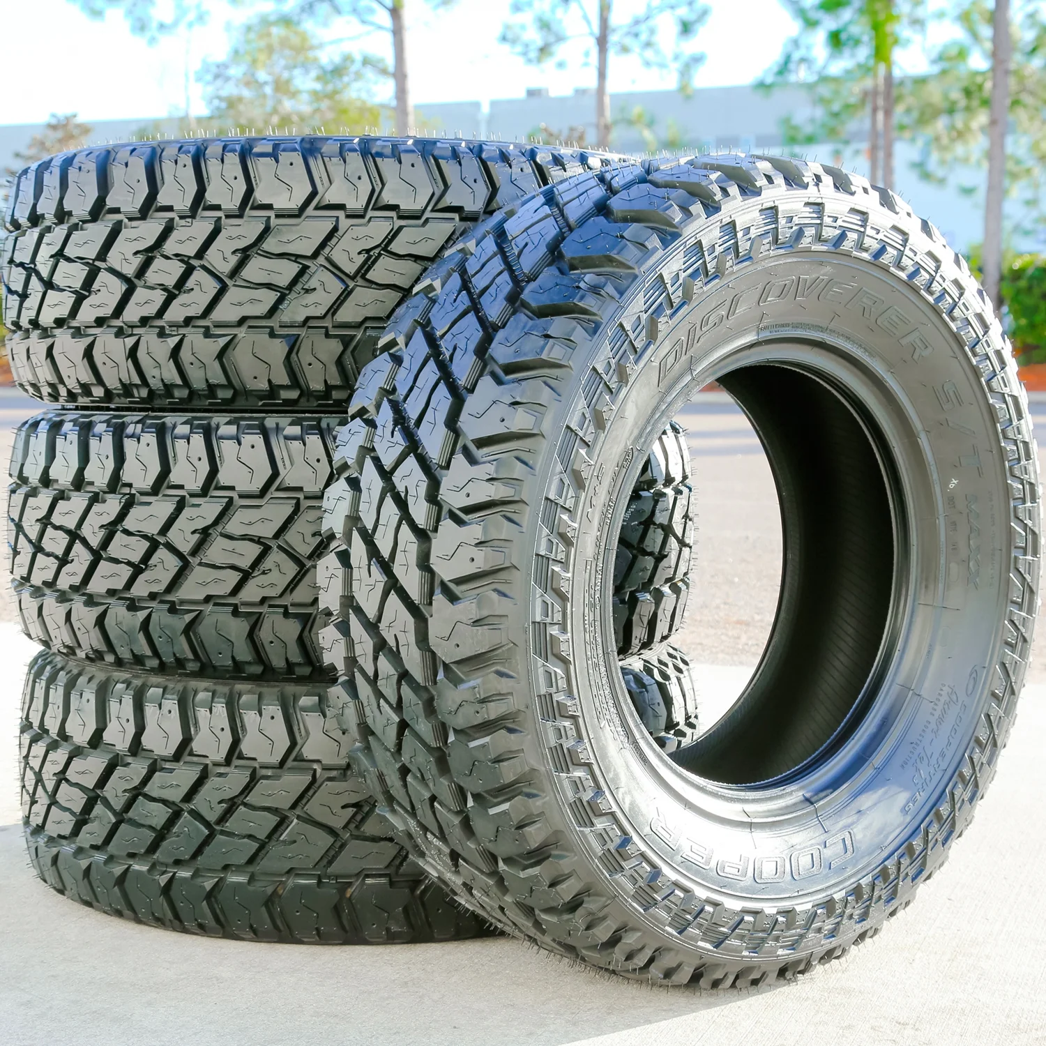 Cooper Discoverer S/T Maxx 265/65R17 120 Q Tire