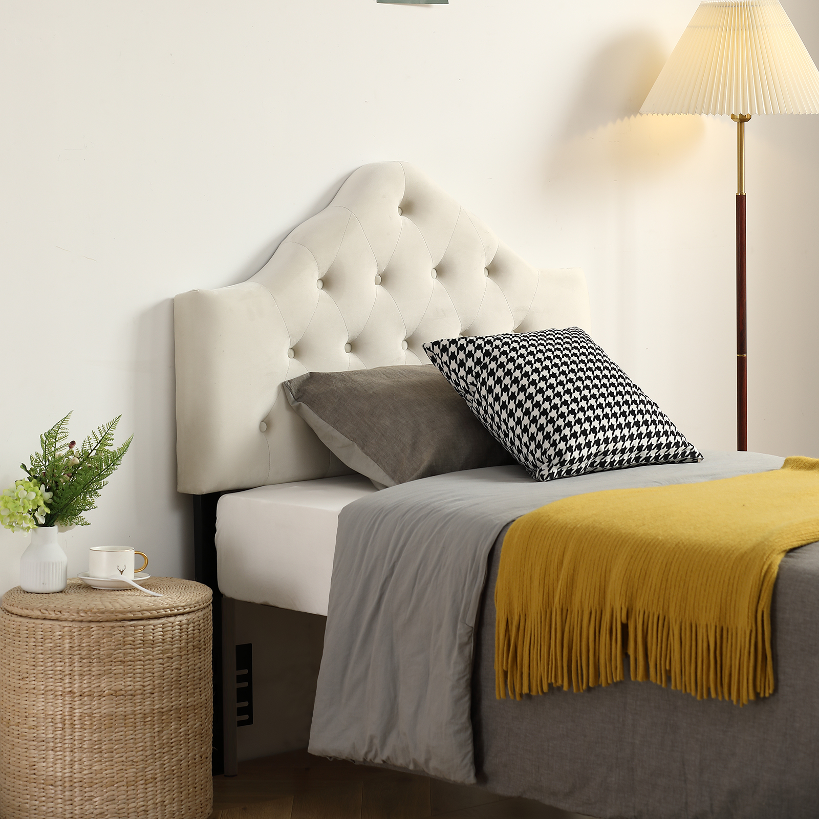 BMTBUY European Style Curved Buckle Decoration Twin Iron Frame Soft Cover Headboard White