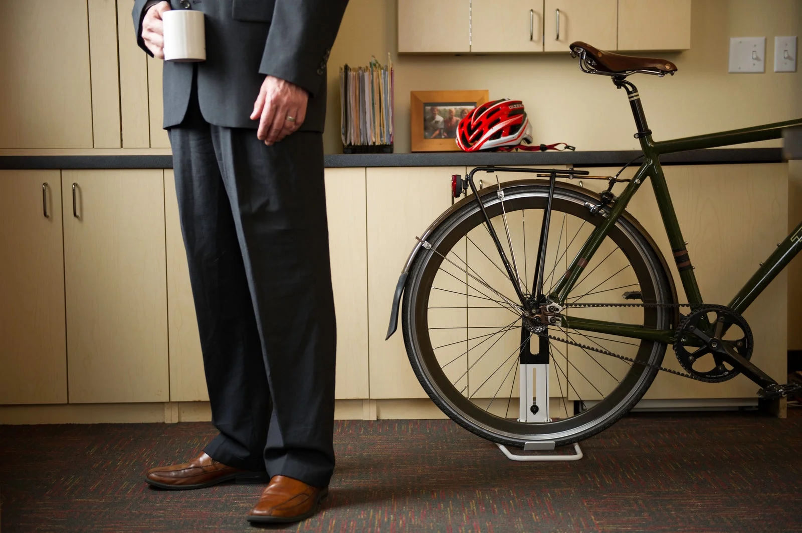 Saris Boss Bike Stand,	‎17.9 in x 13.4 in x 10.4 in, 4.3 lb Single Bike Stand