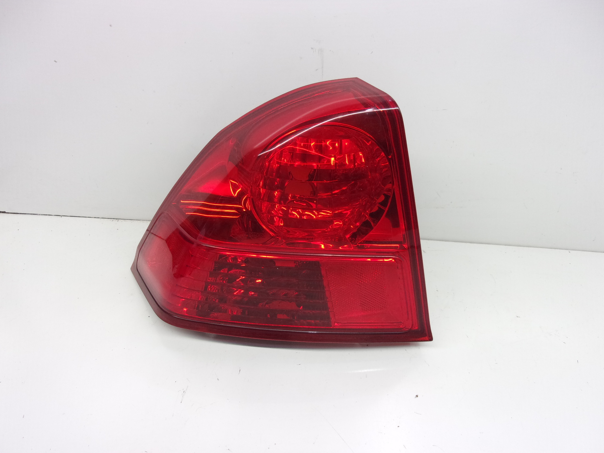 Pre-Owned 2003-2005 Honda Civic Sdn Qtr Mtd Driver Left Tail Lamp Assembly OEM (Good)