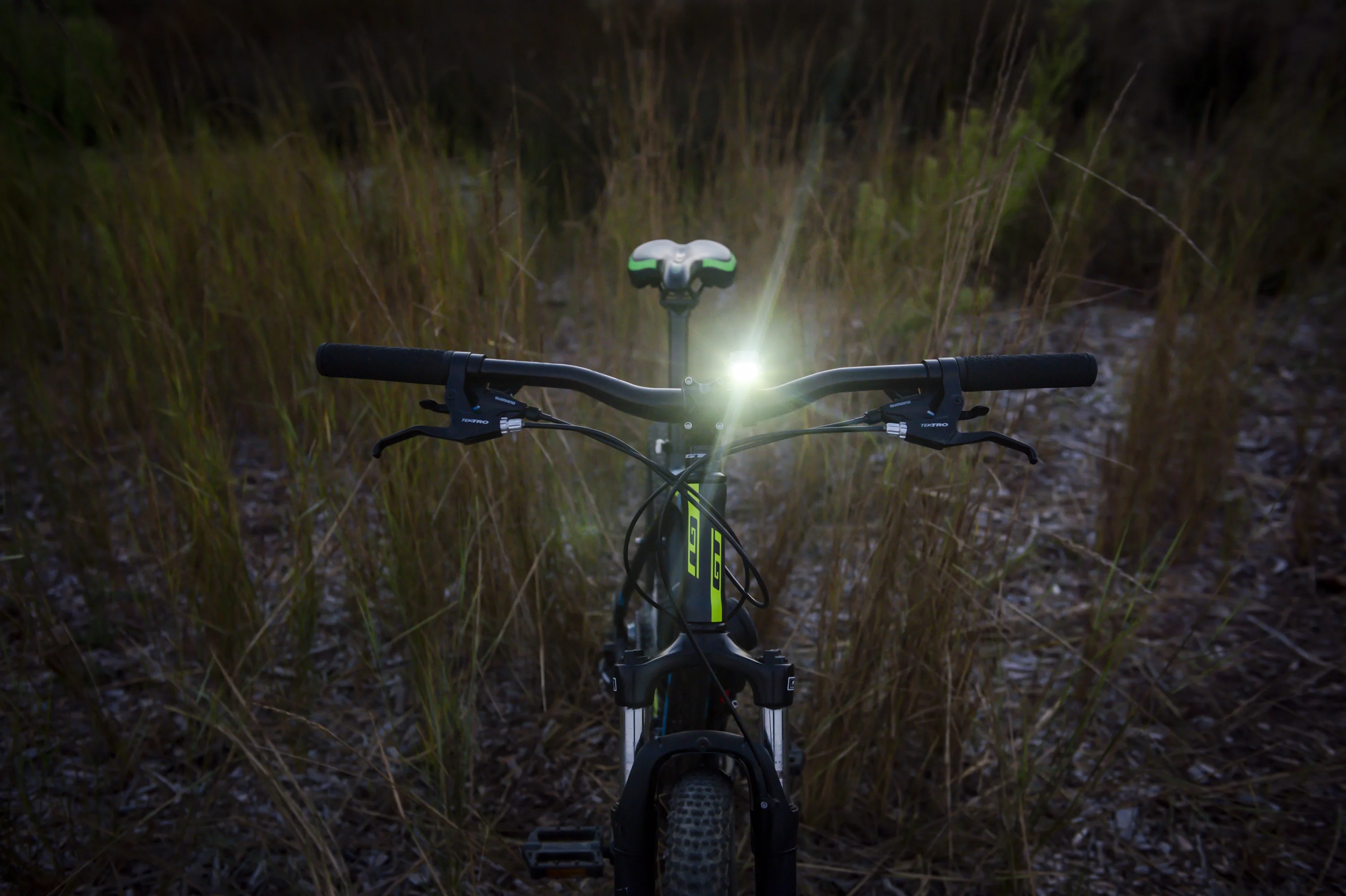 (2 pack) Blackburn 125 Lumen Premium Bike Light Set with Front Headlight and Rear Taillight