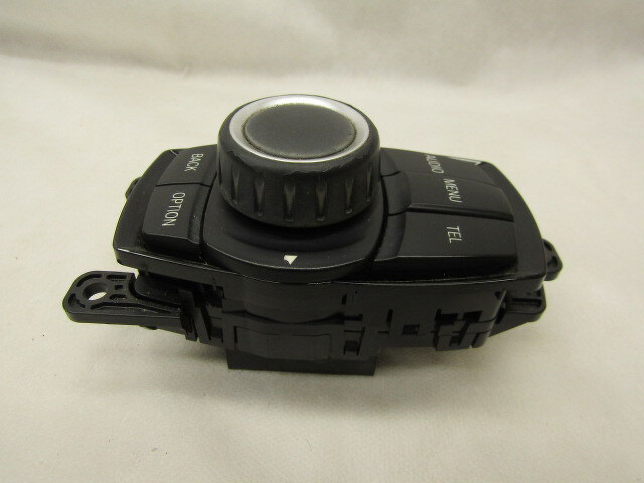 Pre-Owned 2013-2018 BMW 320i Center Console Mounted Radio Controller Knob OEM LKQ (Good)