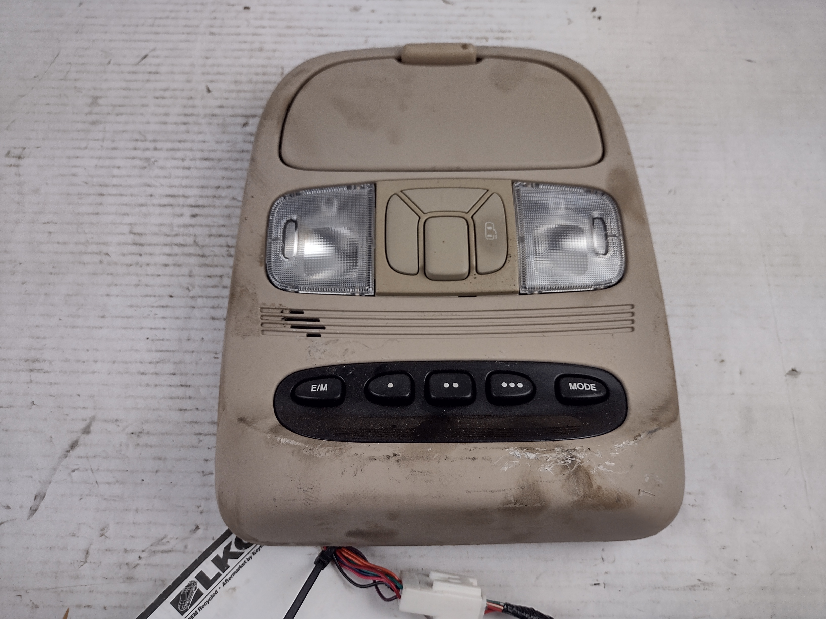 Pre-Owned 2006 Toyota Sienna Overhead Console Dome Light OEM (Good)