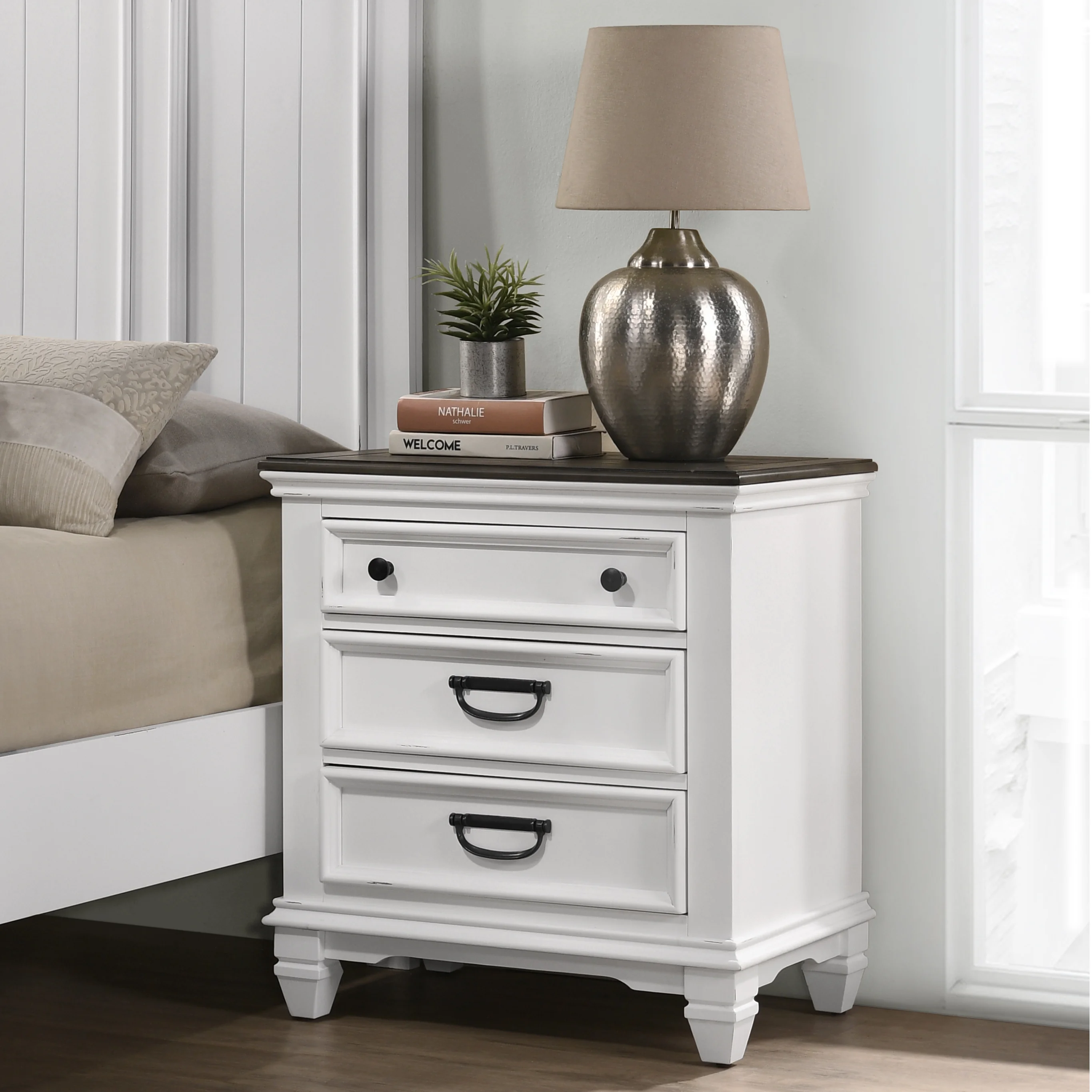 Roundhill Clelane Weathered White and Gray Finished 6-Piece Bedroom Set, Shiplap Panel Queen
