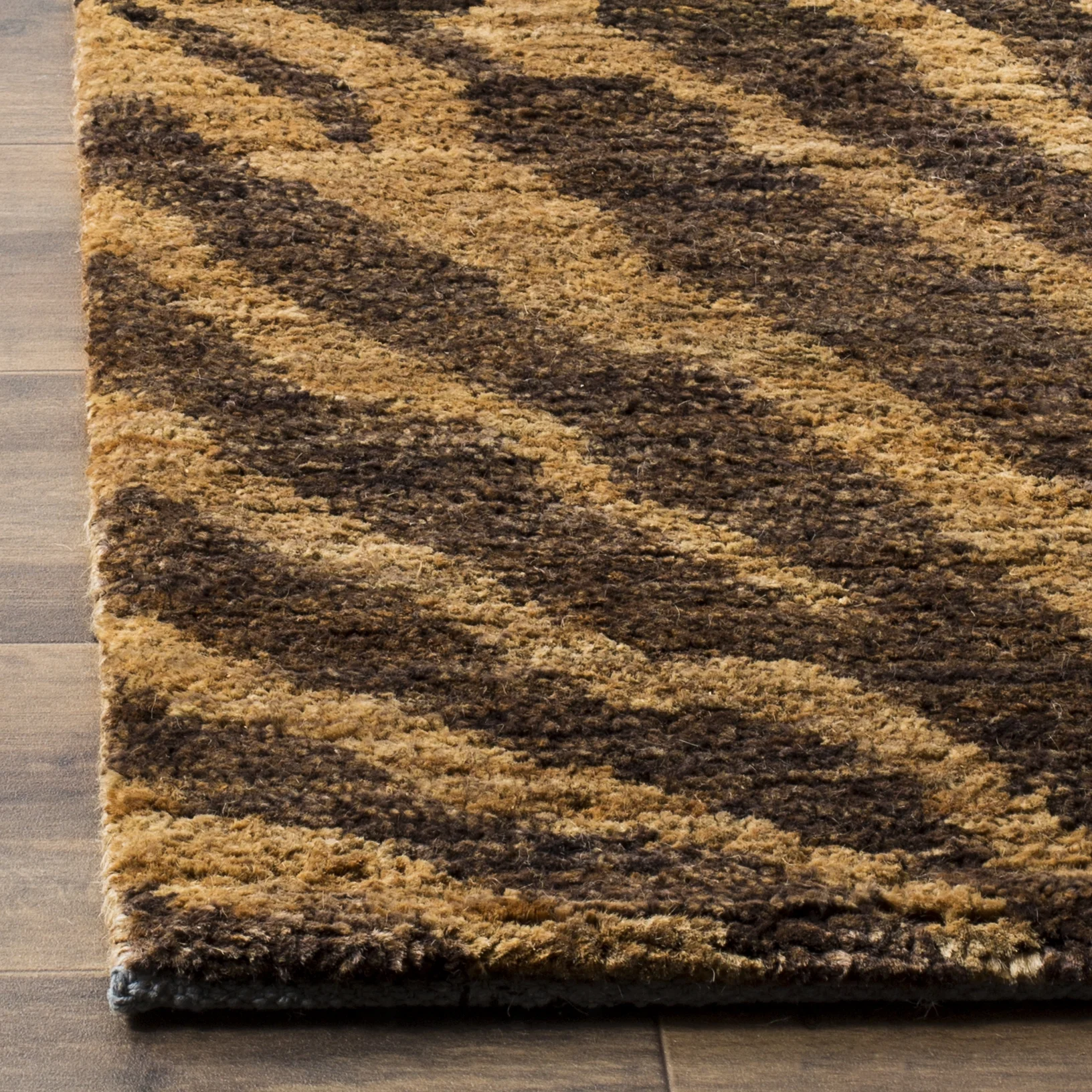 SAFAVIEH Bohemian Nick Tiger Stripes Hemp Area Rug, Natural/Black, 4' x 6'