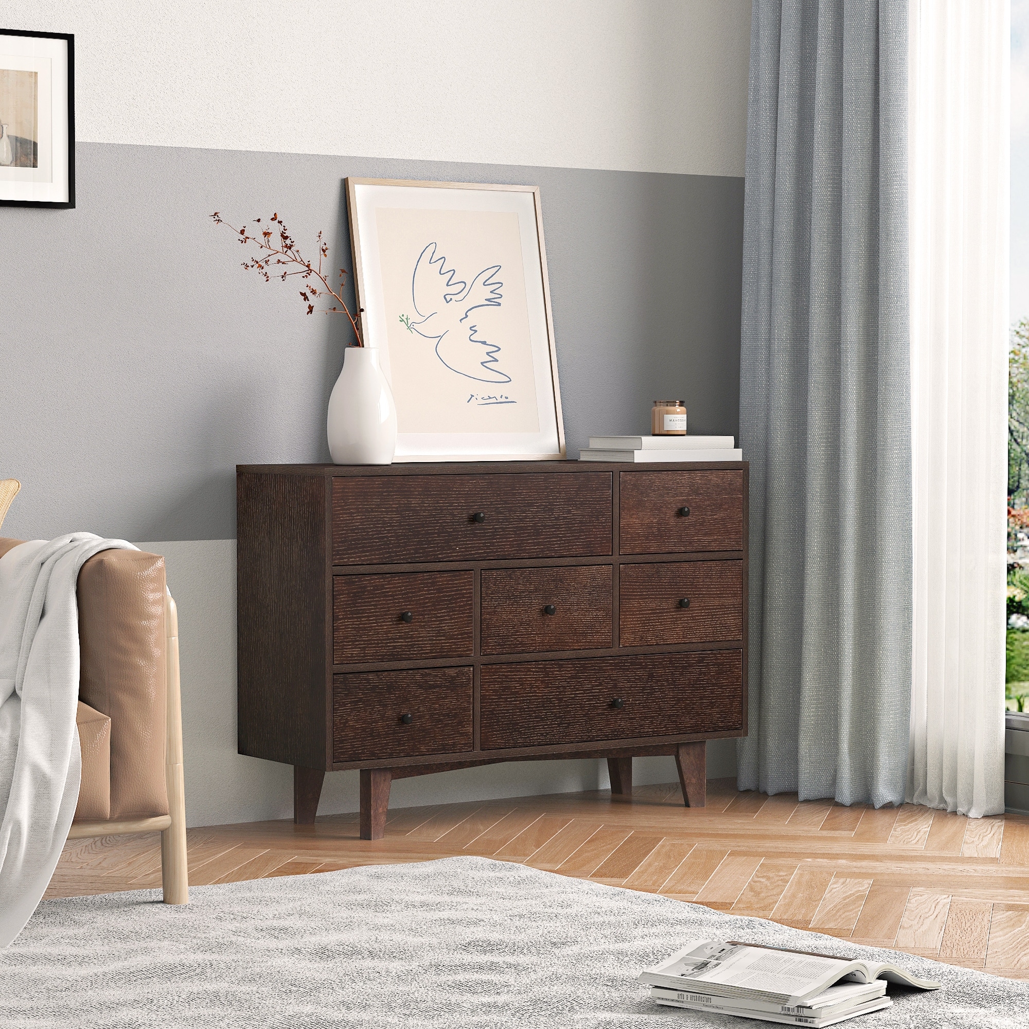 7 Drawers Dresser Cabinet with Retro Round Handle, Solid Wood Construction, and Space-Saving Design