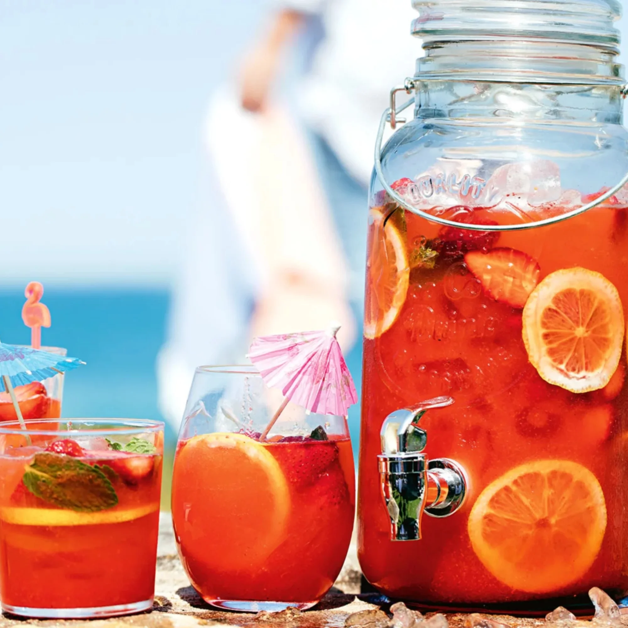 Hawaiian Punch  Singles To Go Powder Drink Mix, Lemon Berry Squeeze Flavored Drinks  Low-Calorie & Delicious Fruity Taste Water Enhancer Quick & Convenient Water Beverages (4 Boxes- 32 Total Servings)