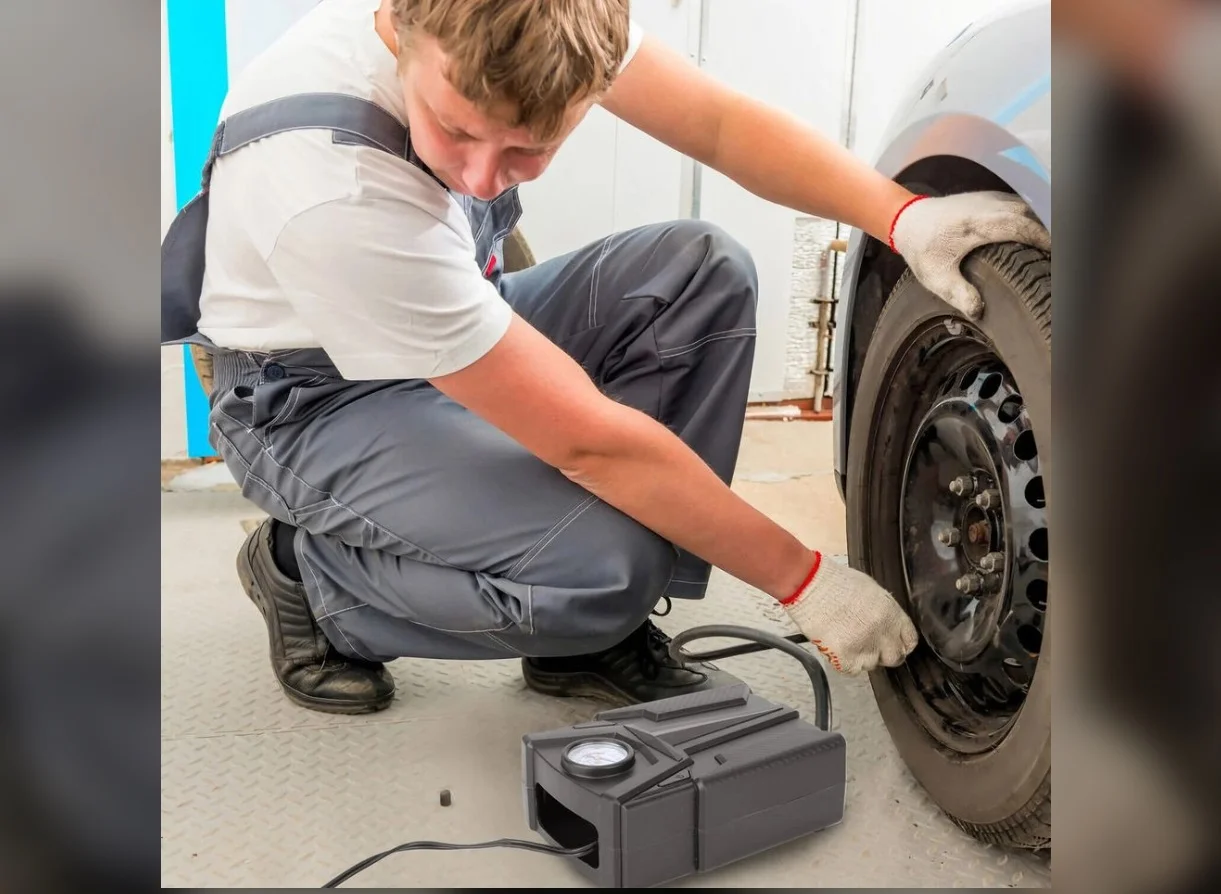 150 PSI Universal Car Tire / Ball / Bike / Baloon / Air Mattress / Raft Inflator with 4 Different Nozzles