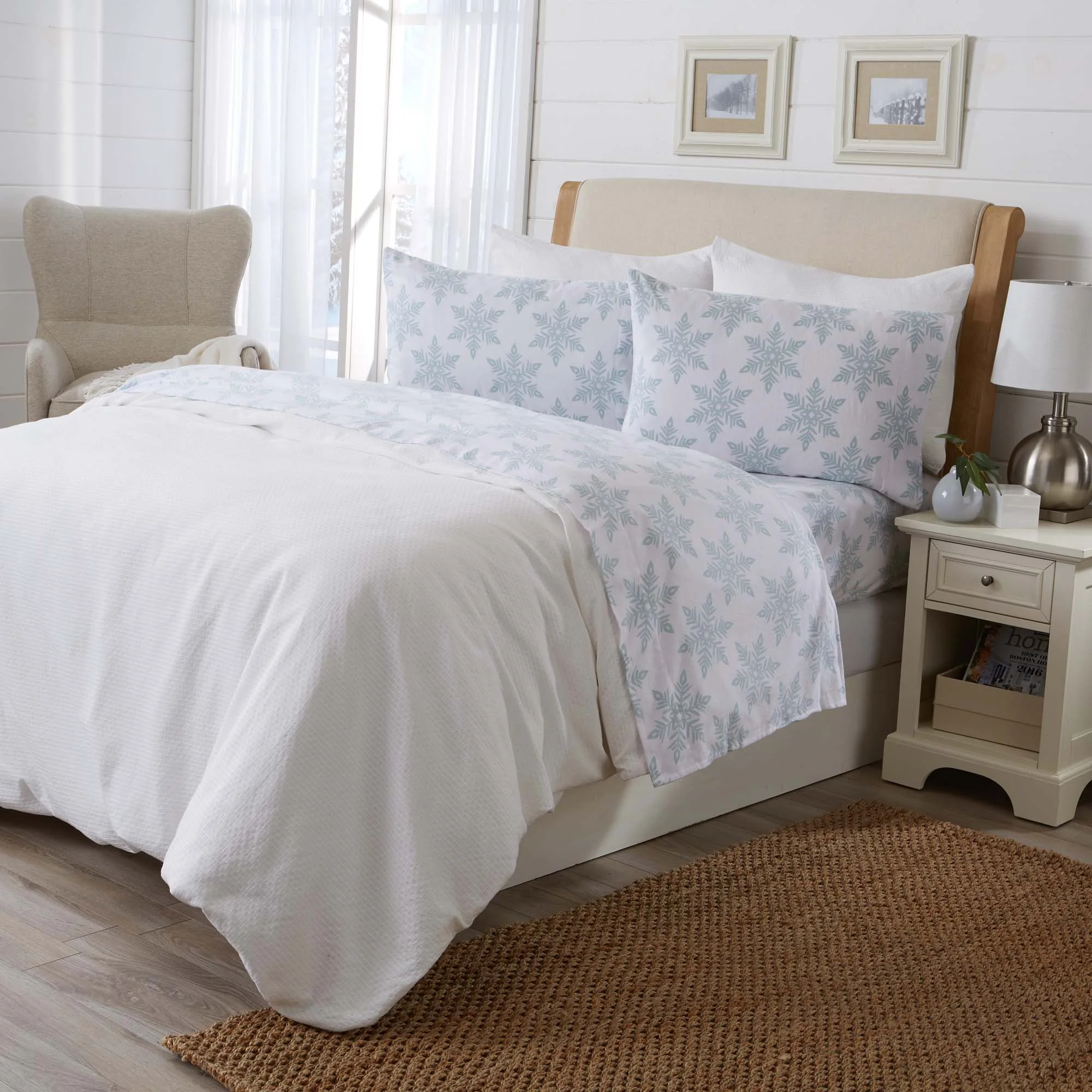 Great Bay Home Turkish Cotton Printed Flannel Sheet Set  (Queen, Snowflake - Simple White)