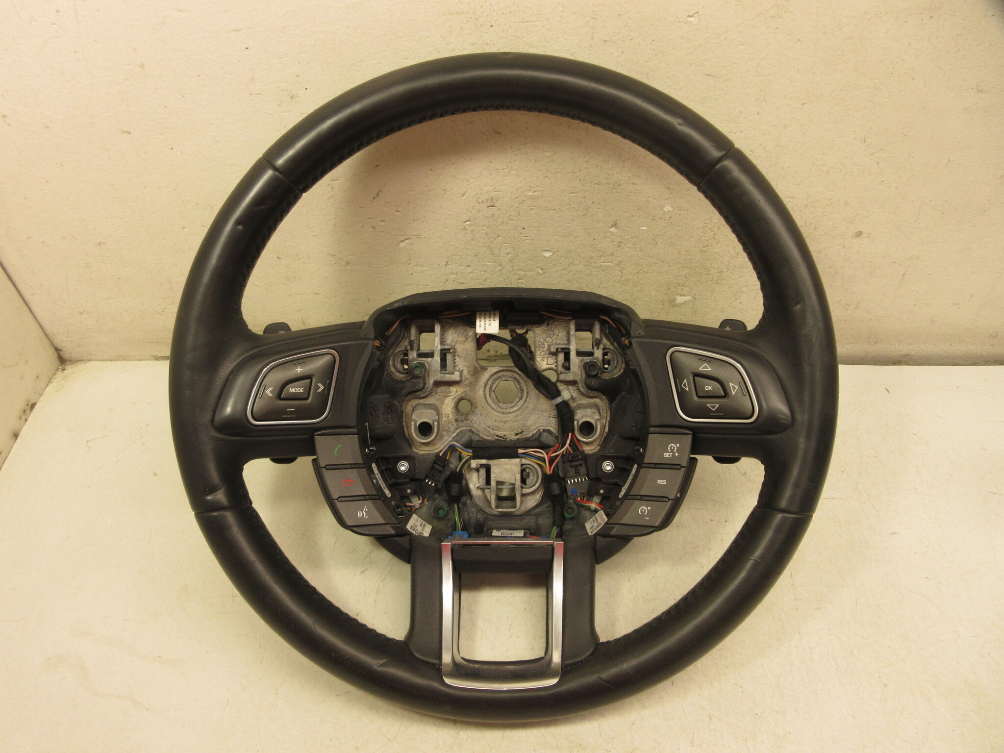 Pre-Owned 17 2017 Range Rover Evoque Heated Black Leather Steering Wheel OEM LKQ (Good)