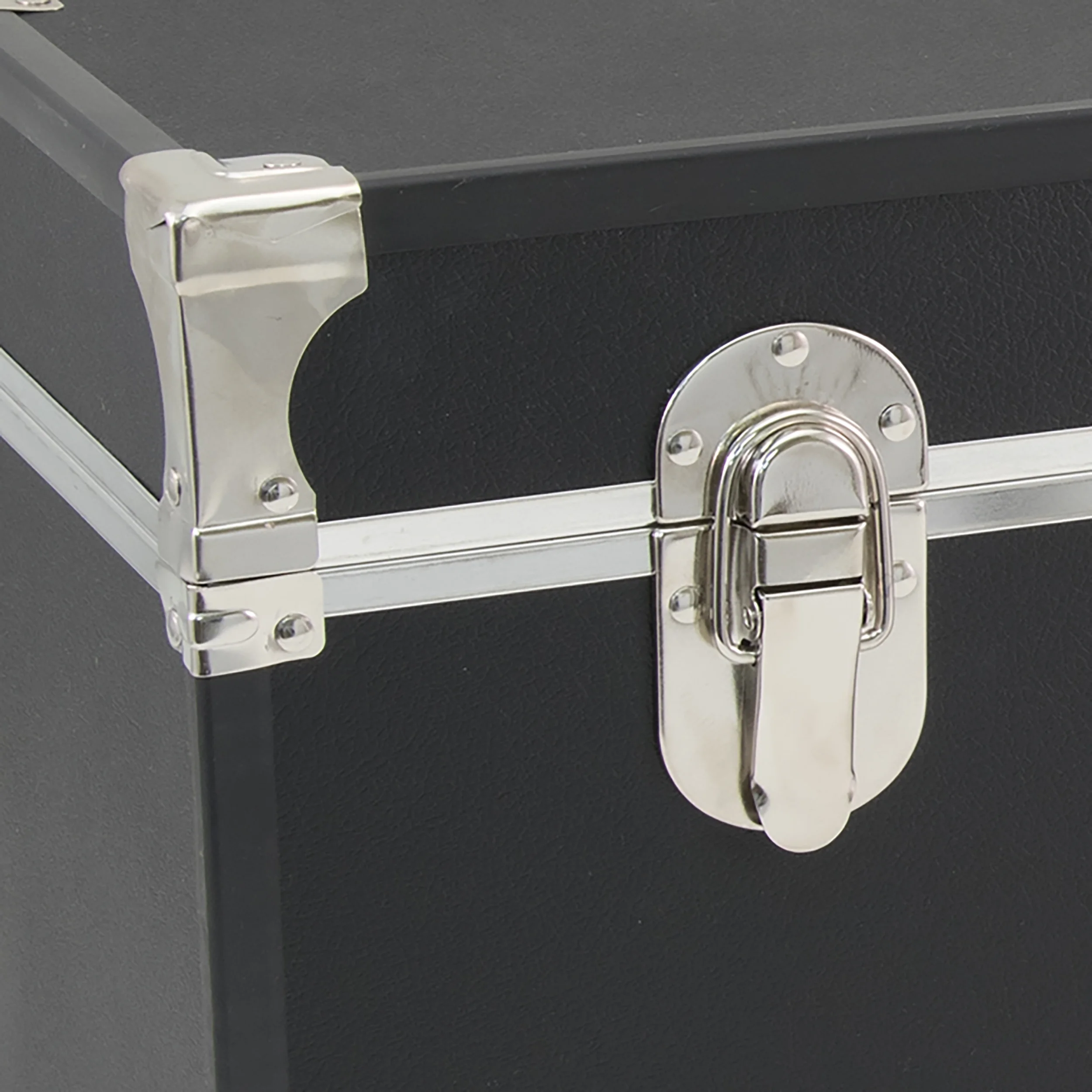 Seward Trunks 25 Gallon 30