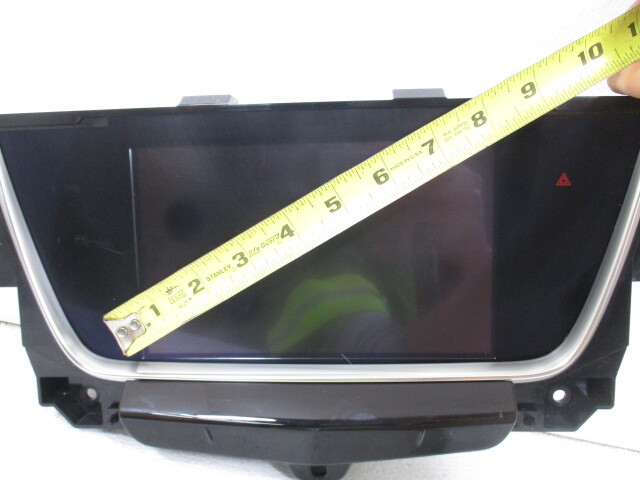 Pre-Owned 2017 Cadillac XT5 Audio 8