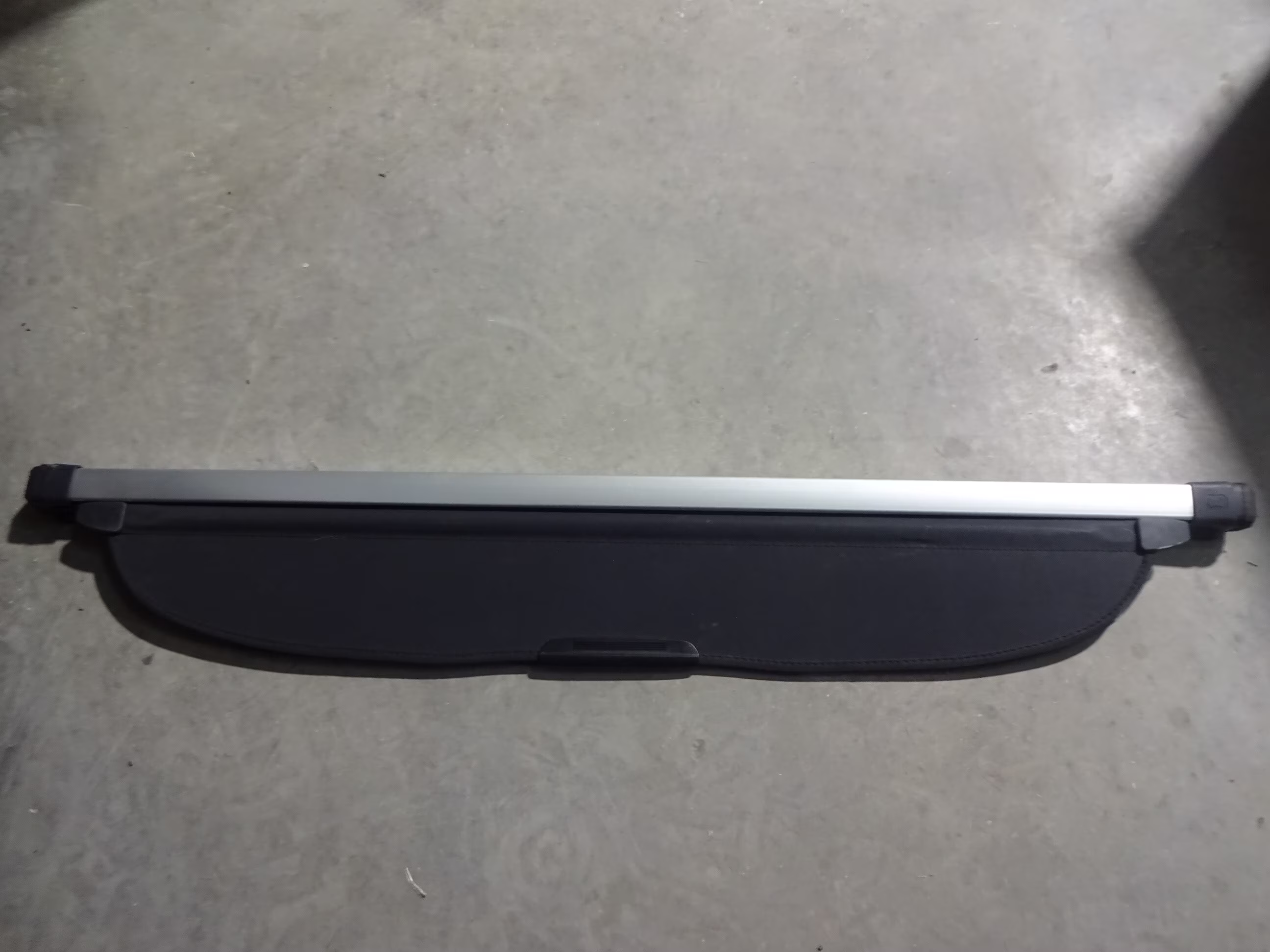 Pre-Owned 2019 Subaru XV Crosstrek Rear Black Retractable Cargo Cover OEM (Good)
