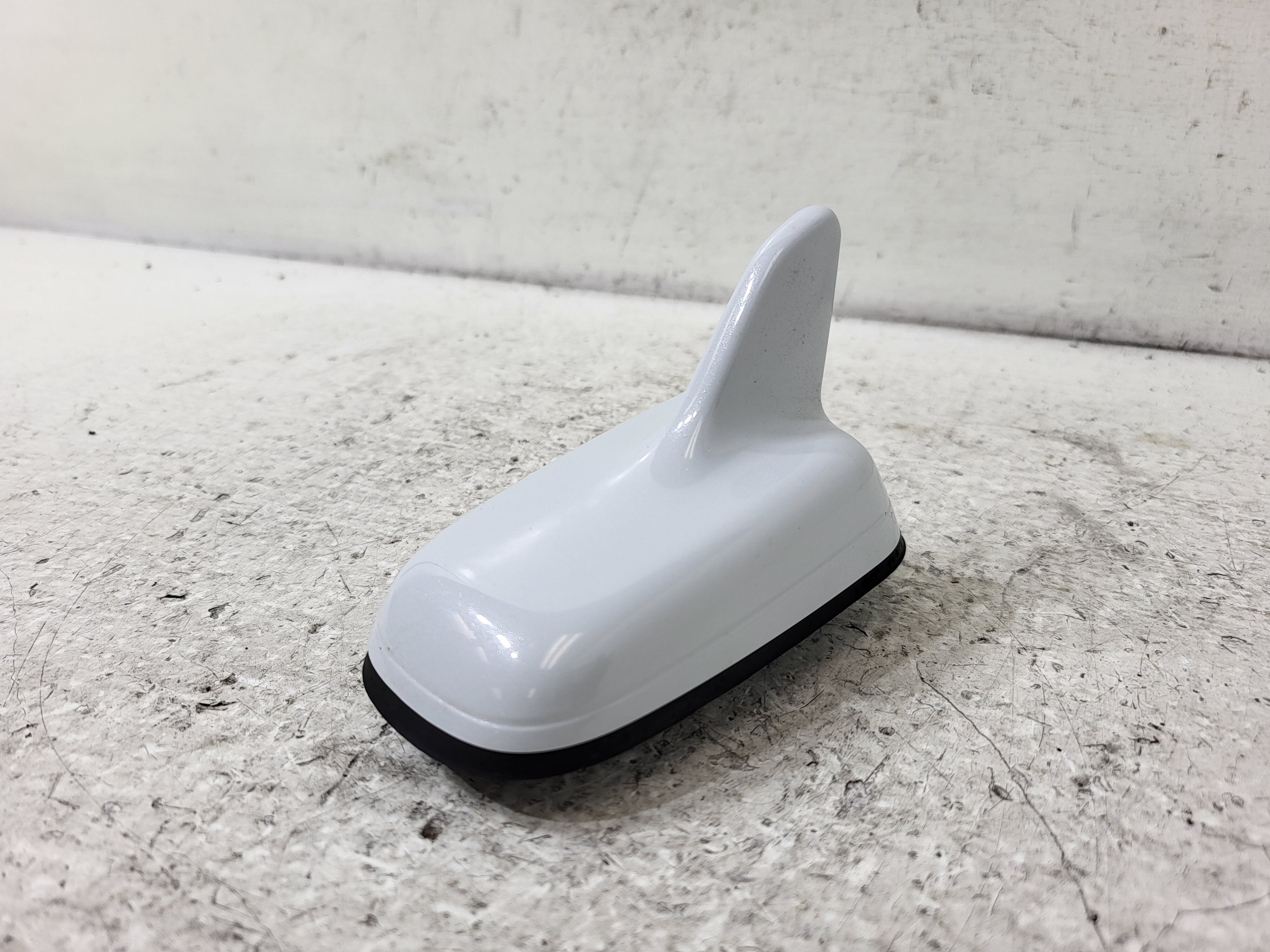 Pre-Owned 2016 Audi A6 Roof Mount Radio Antenna OEM LKQ - Verify Specific Vehicle Fitment In Description - (Good)