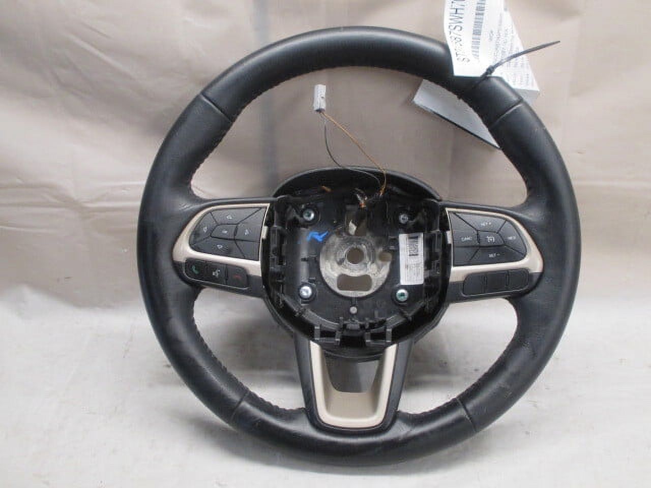 Pre-Owned 2016 Jeep Renegade Steering Wheel w/Controls OEM (Good)
