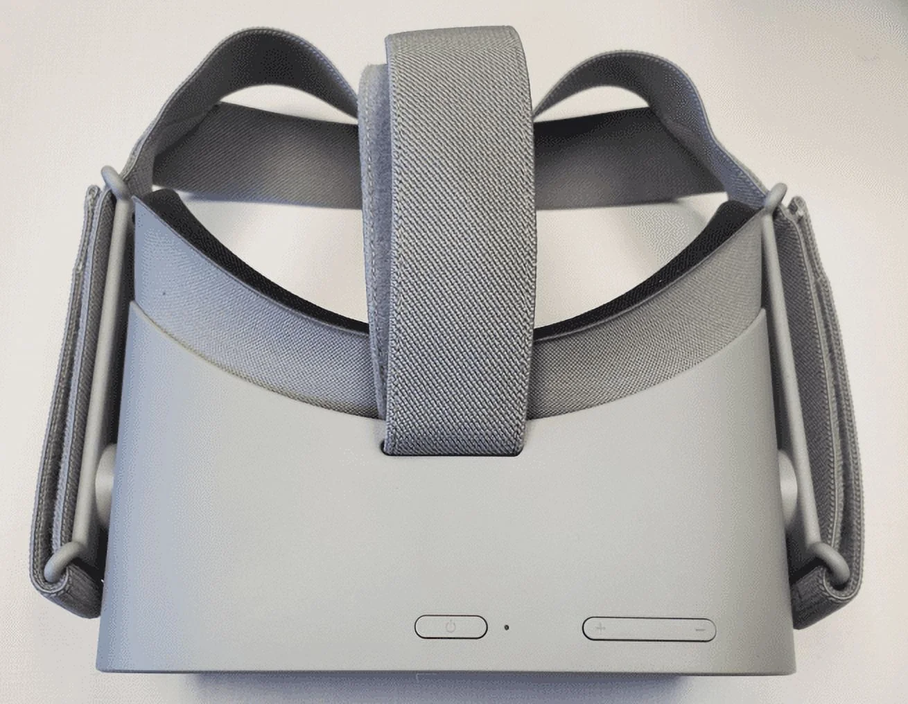 Restored Oculus Go Standalone Virtual Reality Headset 32GB Gray Bluetooth (Refurbished)