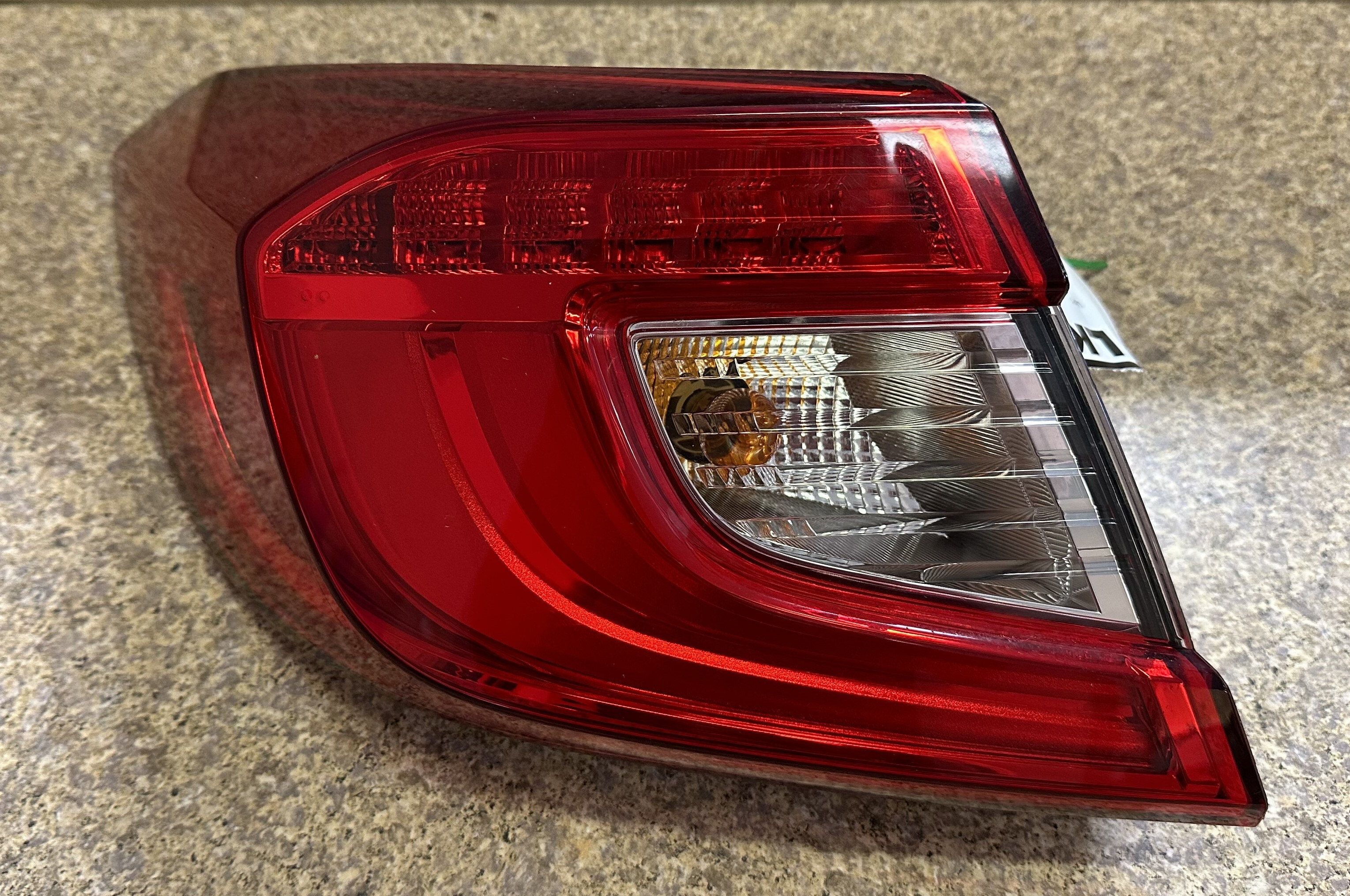 Pre-Owned 18-22 Honda Accord LH Driver Tail Light Lamp Quarter Mounted OEM LKQ (Good)