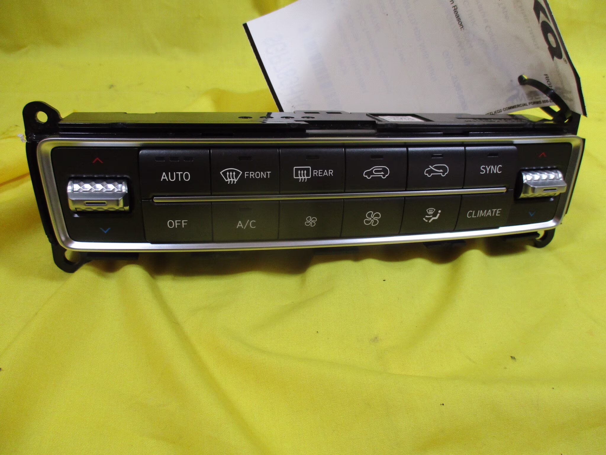 Pre-Owned 2021-2023 Hyundai Santa Fe Climate Temperature Controls OEM (Good)