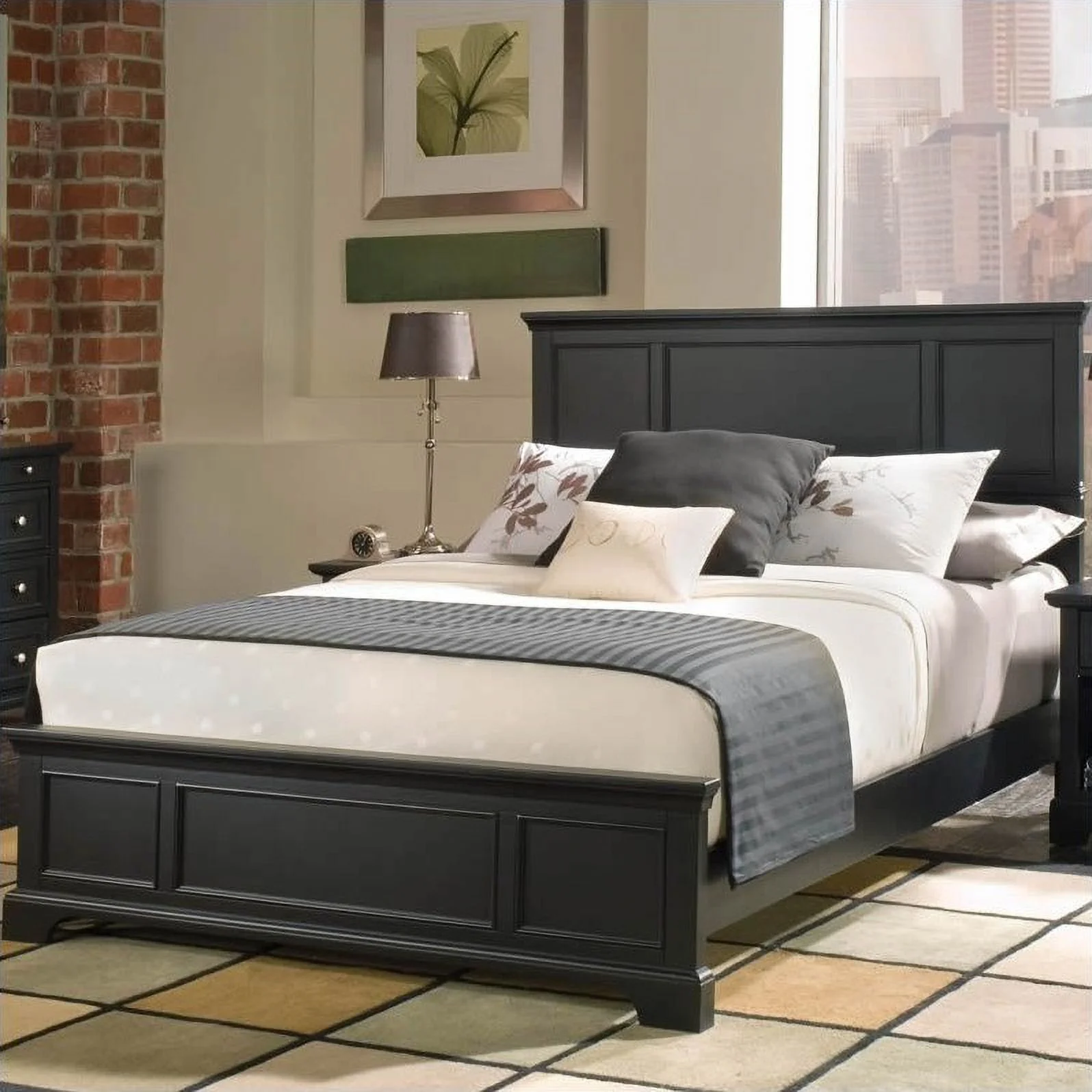Pemberly Row Traditional styled Wood Queen Bed in Black Finish
