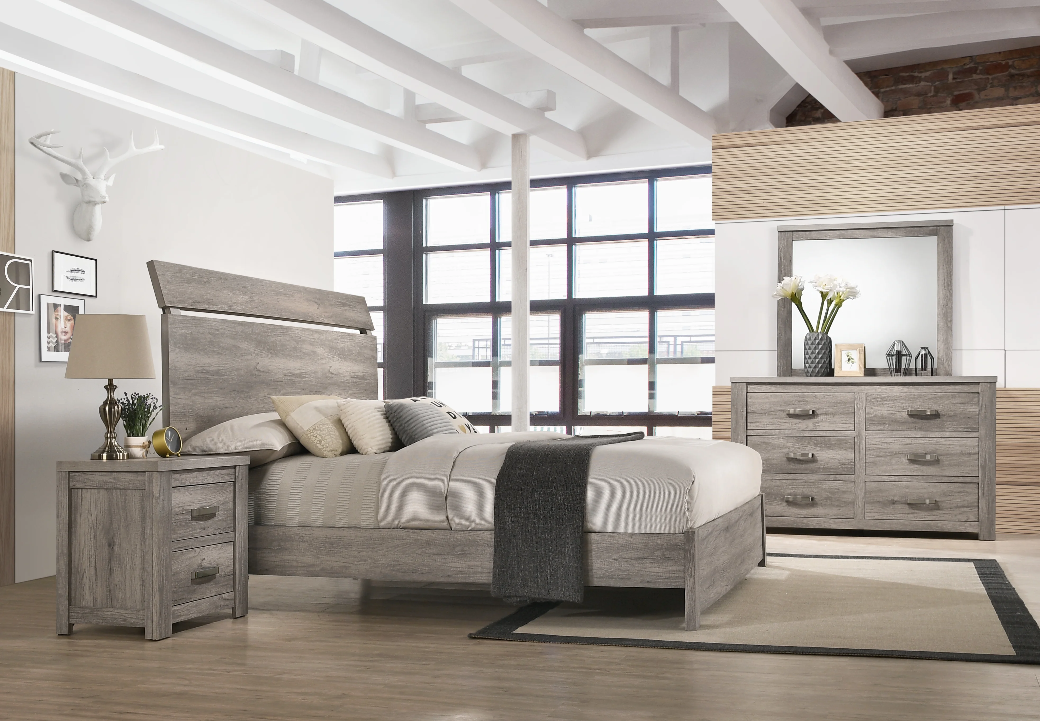Roundhill Furniture Floren Contemporary Weathered Gray Wood Bedroom Set, Queen Panel Bed, Dresser, Mirror, Nightstand, Chest