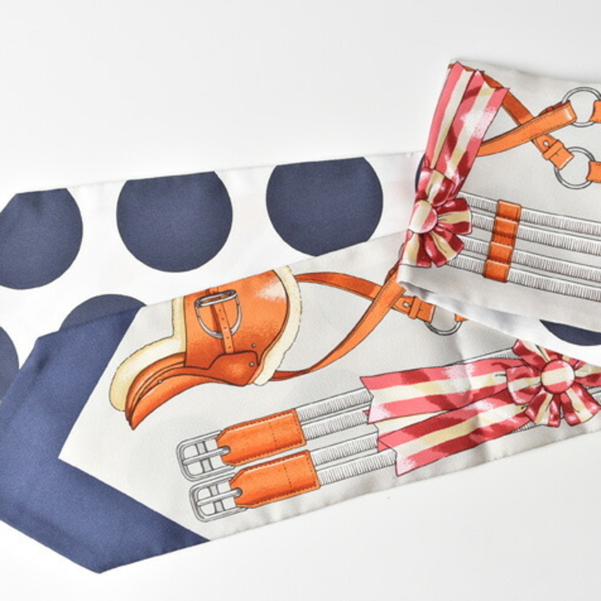 Pre-Owned Hermes scarf muffler HERMES twill up WOW silk dot blue white (New)