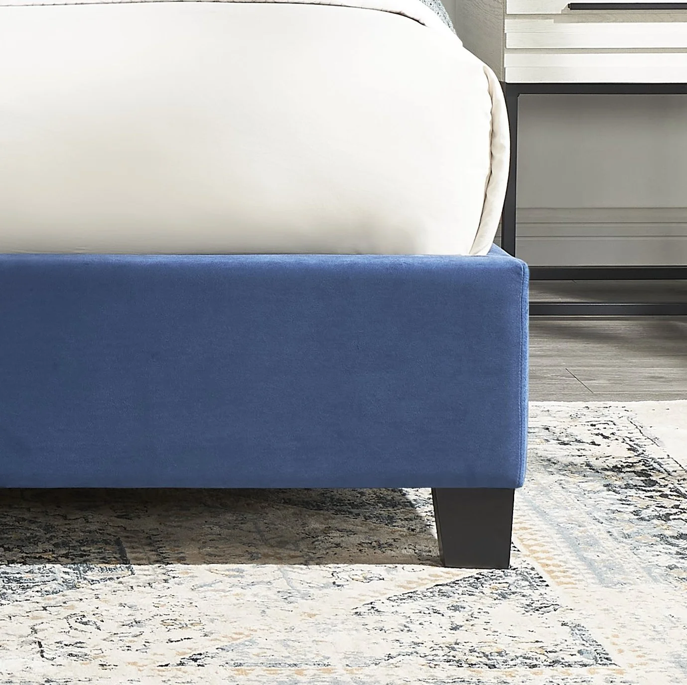 Roundhill Furniture Fentina 3-Piece Upholstered Bedroom Set, Tufted Wingback Bed with Two White Nightstands, King