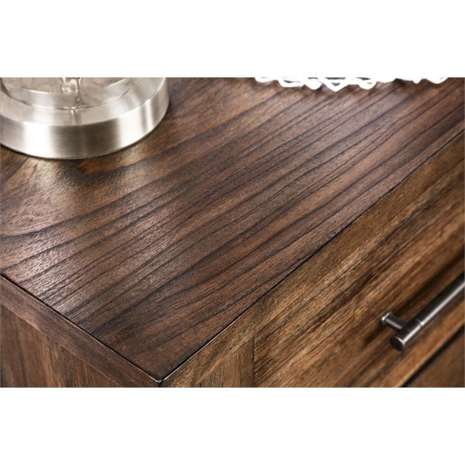 Nangetti Modern 4 Piece Wood Queen Bed with 2 Nightstand and Chest Set in Oak