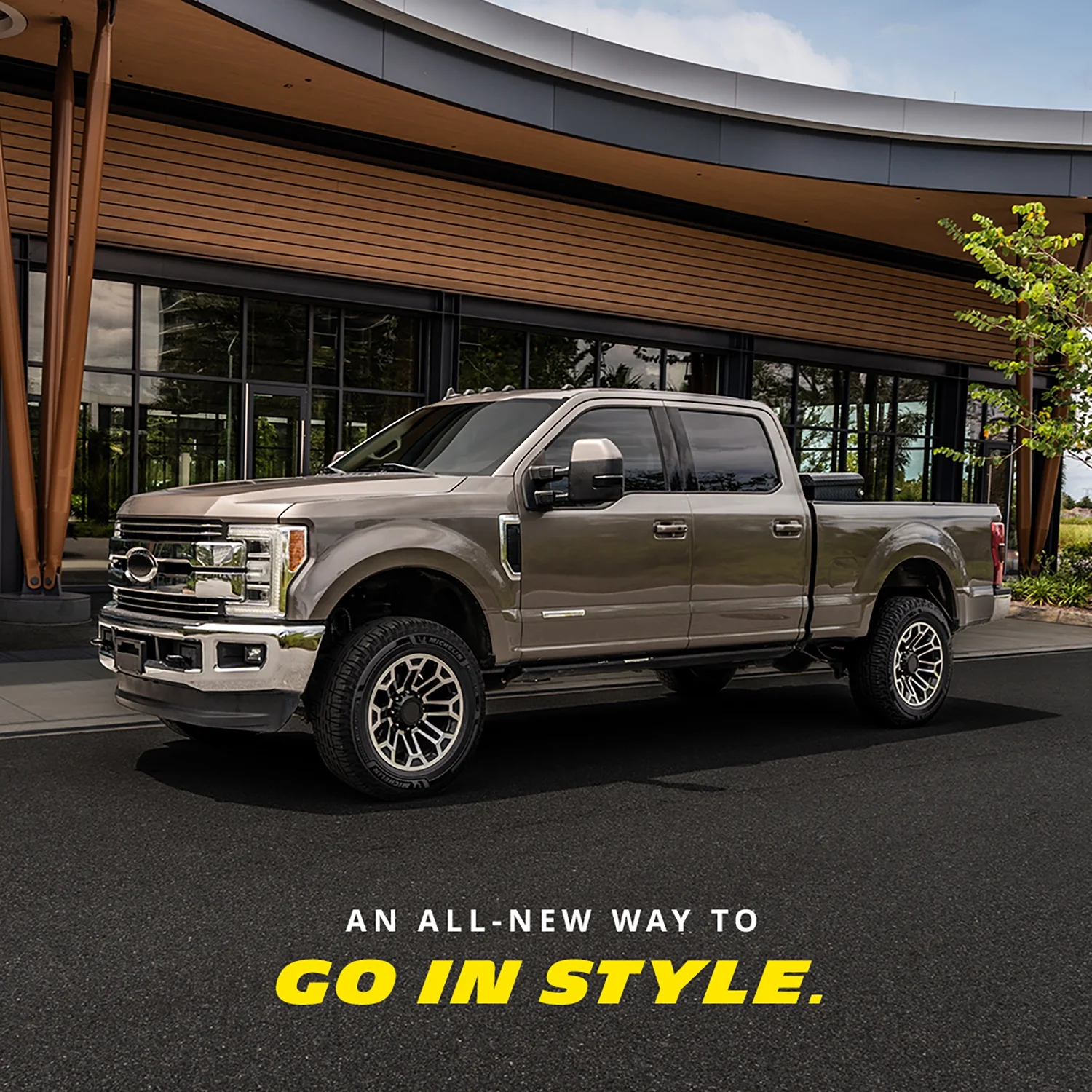 Michelin Defender LTX Platinum All-Season LT295/65R20/E 129/126S Tire