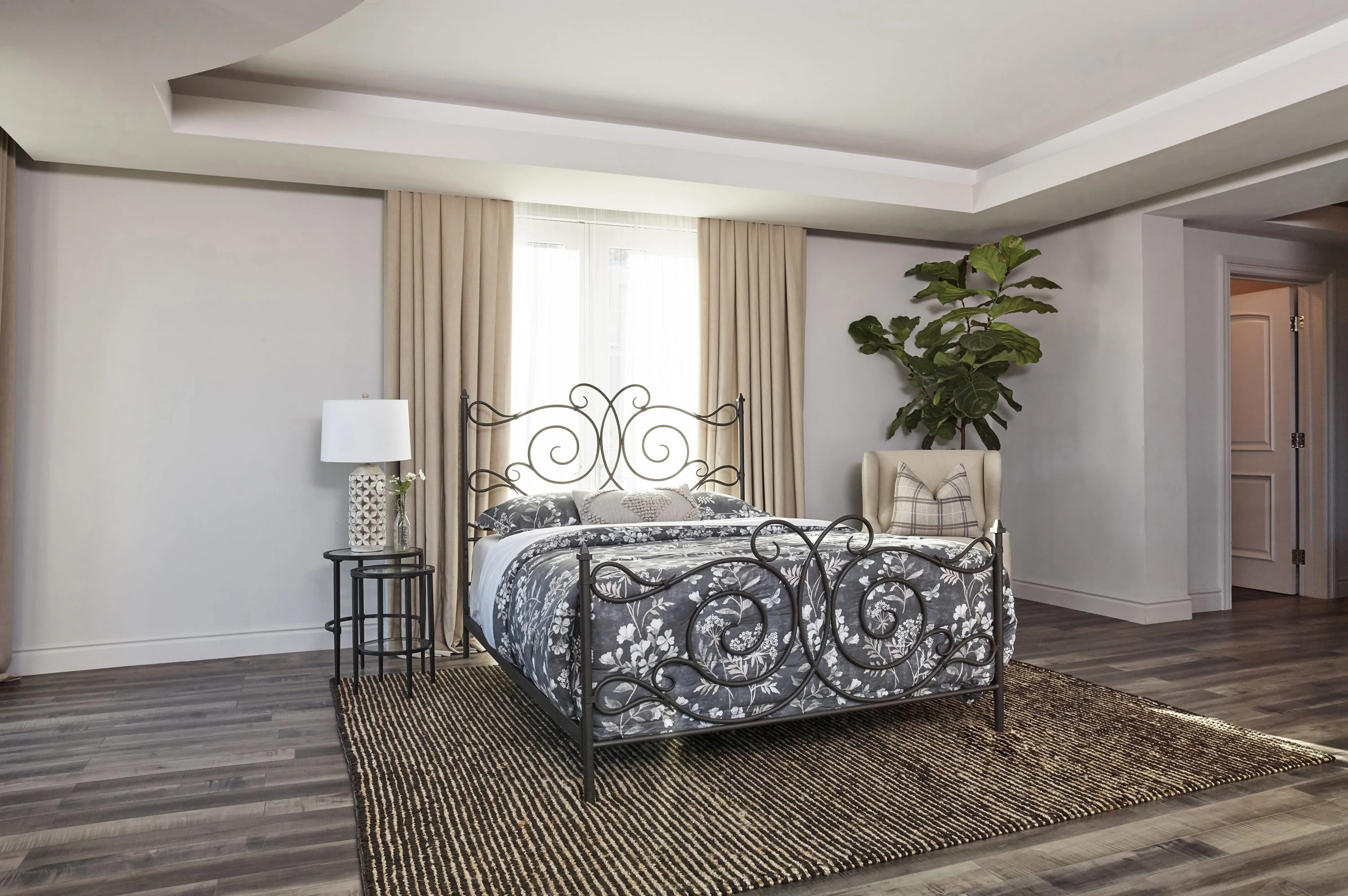 Parleys Queen Metal Bed with Scroll Headboard Dark Bronze