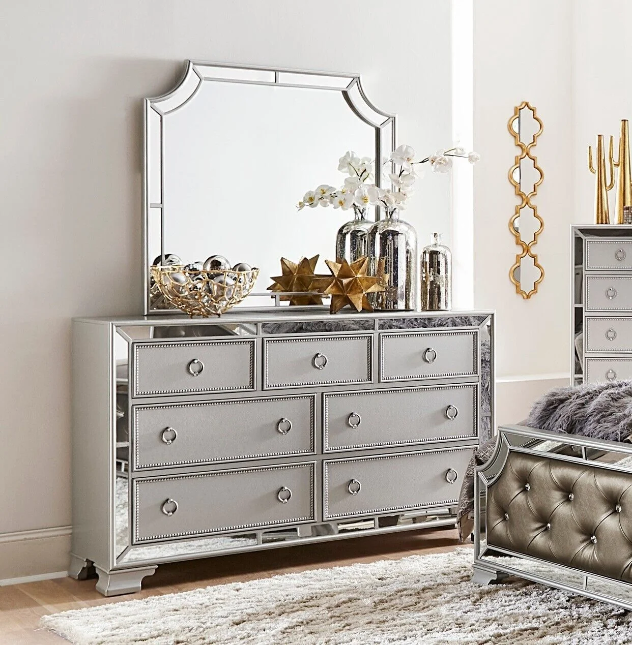 Glamorous Mirrored Framing 4pc Bedroom set Queen Bed Button-Tufted Silver Finish Nightstand Mirror Dresser