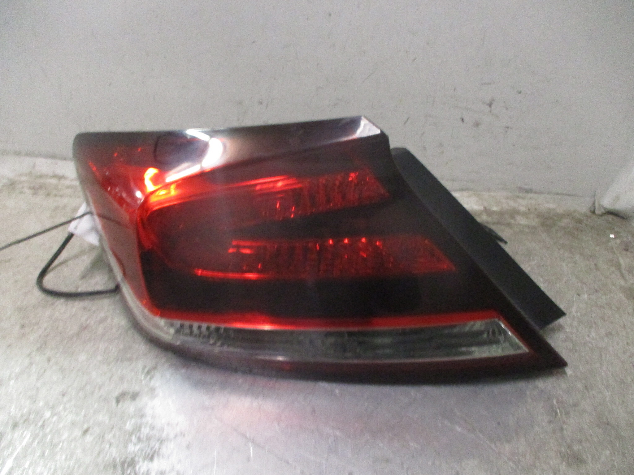 Pre-Owned 2014-2015 Honda Civic Driver LH Tail Light Lamp OEM (Good)