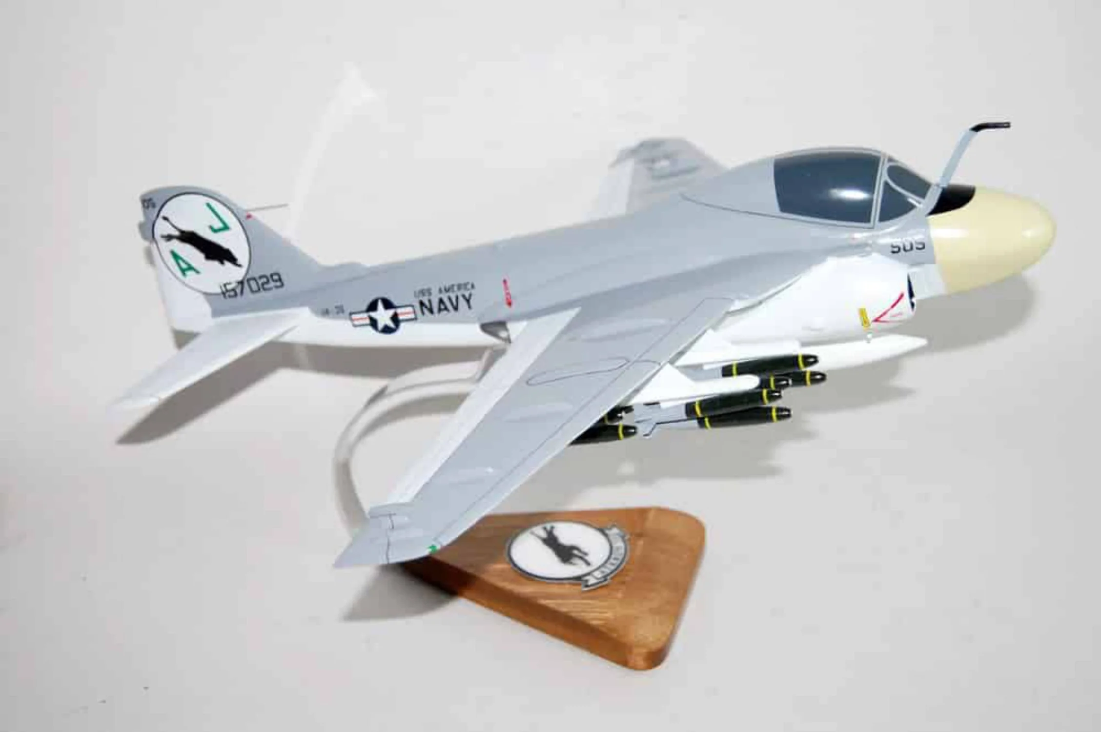 VA-35 Black Panthers A-6 (1972) Intruder Model, 1/36th Scale, Mahogany, Navy