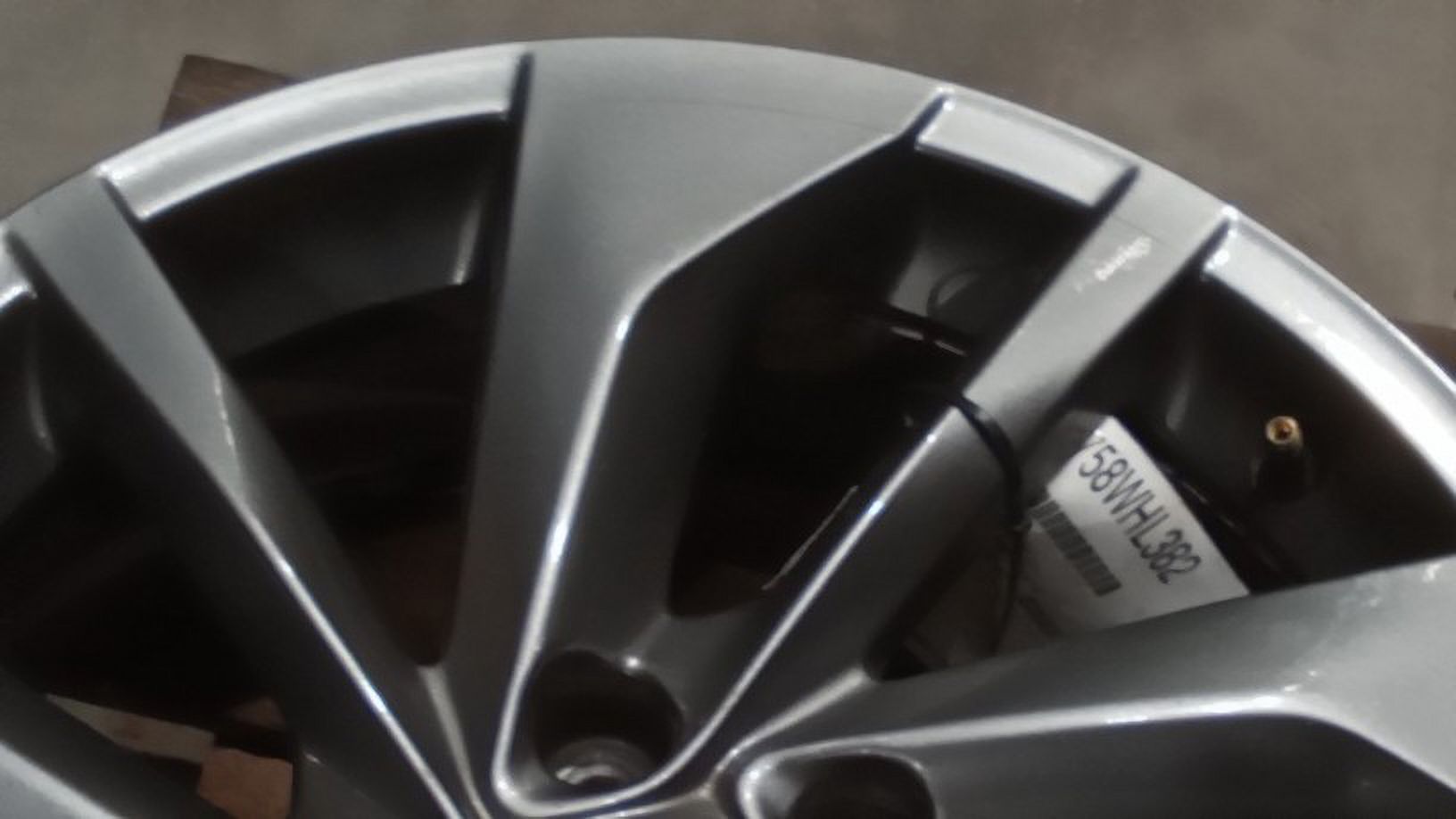 Pre-Owned 2016 Nissan Rogue 18x7 Alloy 10 Spoke Wheel Rim OEM (Good)