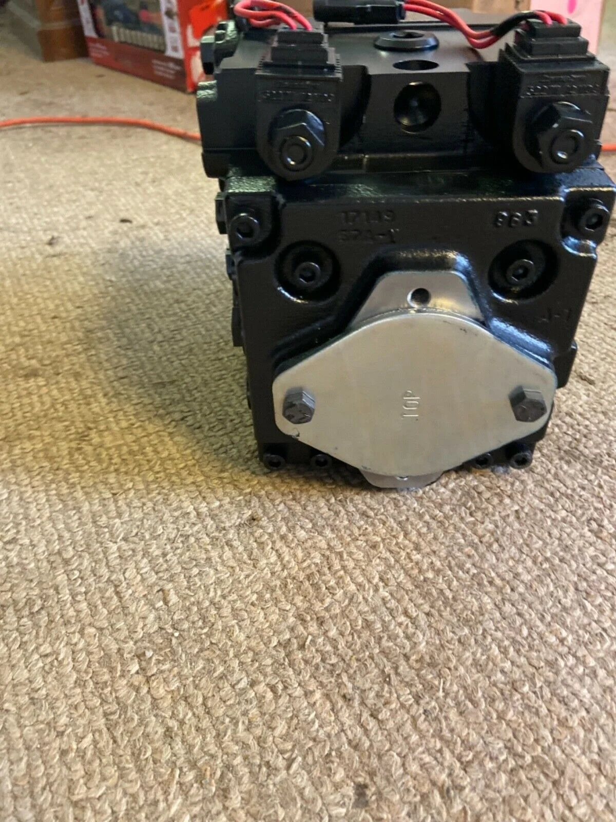 New  Sauer Danfoss Hydraulic Axial Piston Pump 42R28DG2A253, 11143195